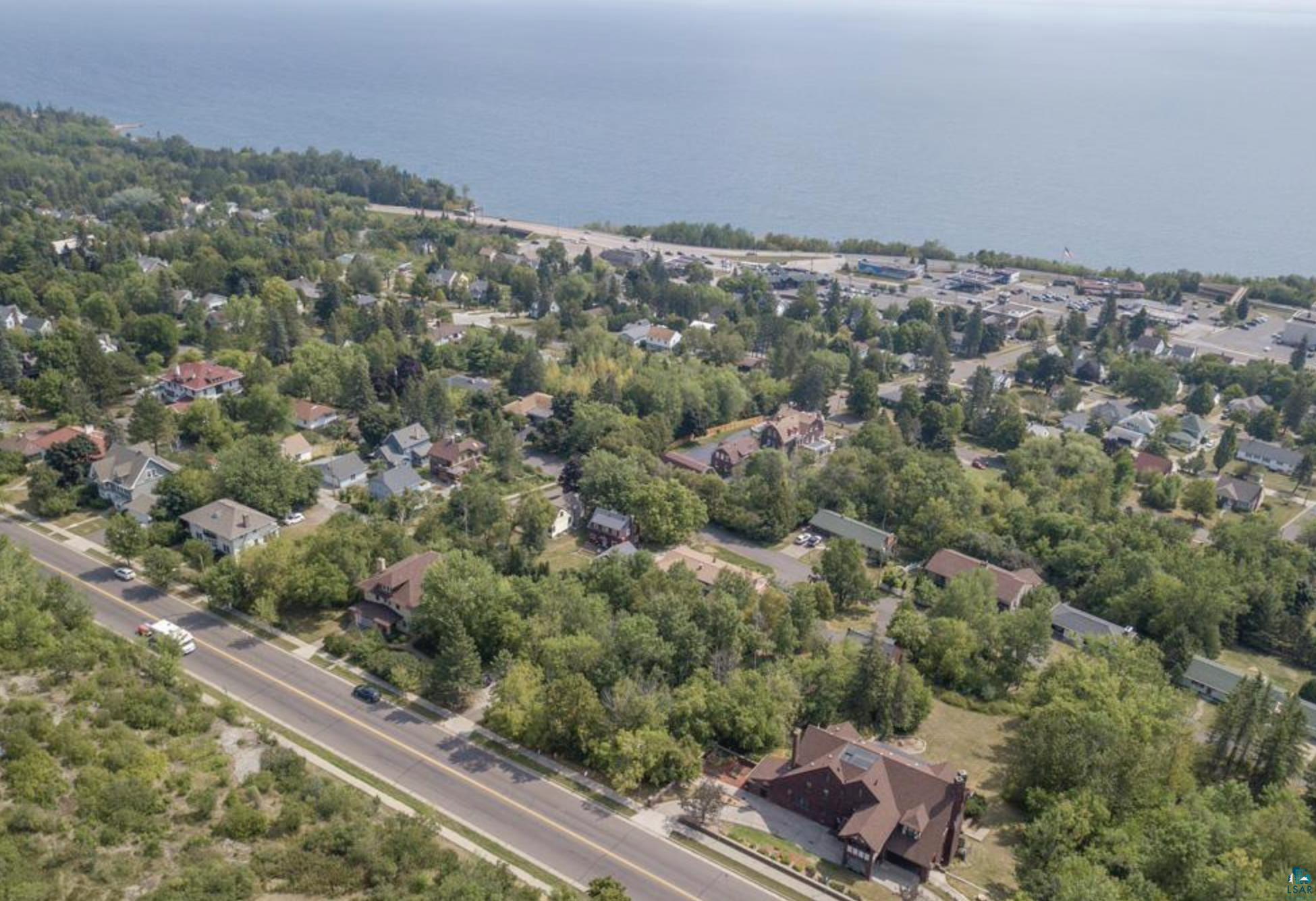 24XX E Superior St, Duluth, MN 55812 Listing Photo  2