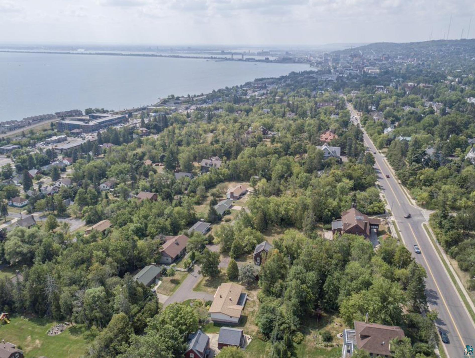24XX E Superior St, Duluth, MN 55812 Listing Photo  3