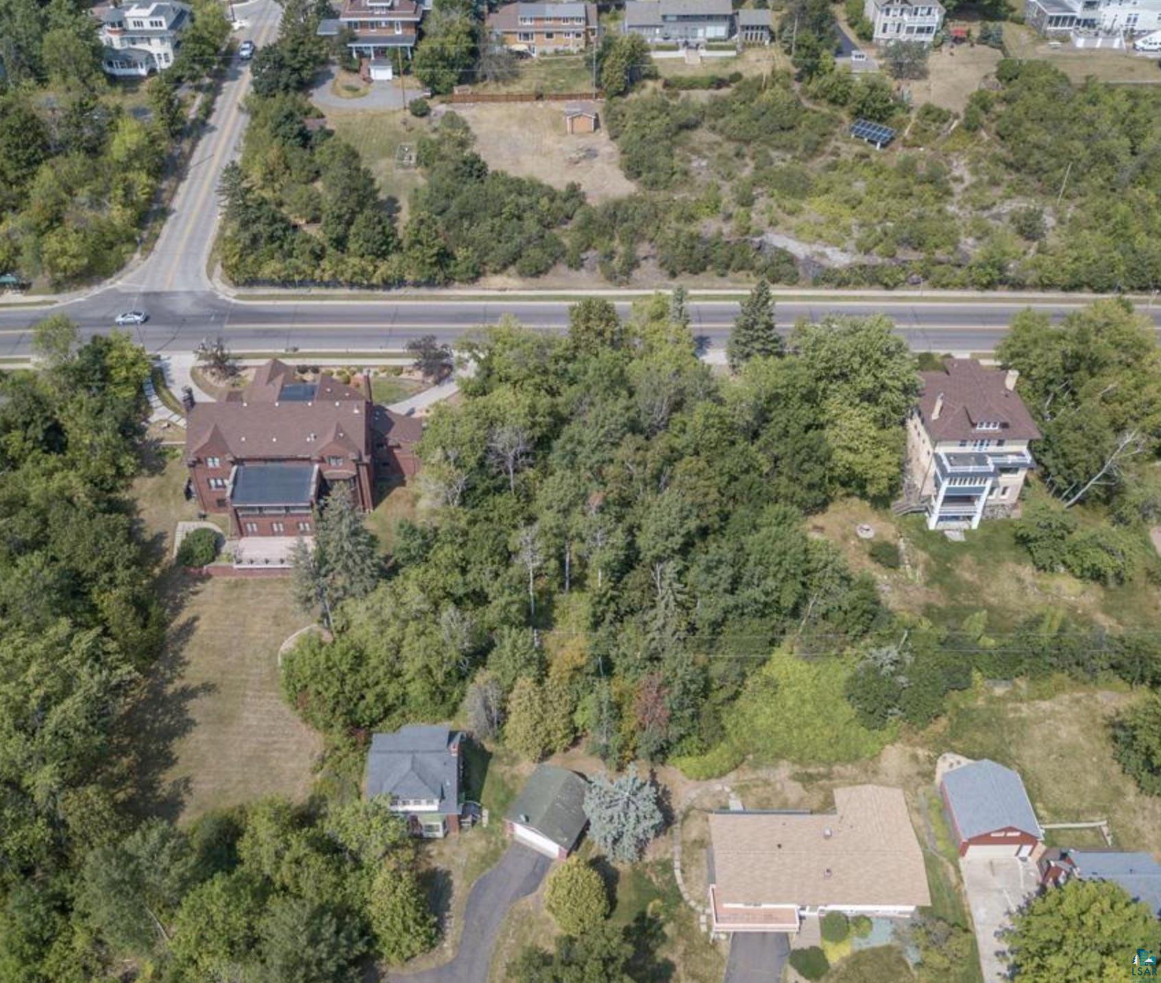 24XX E Superior St, Duluth, MN 55812 Listing Photo  4