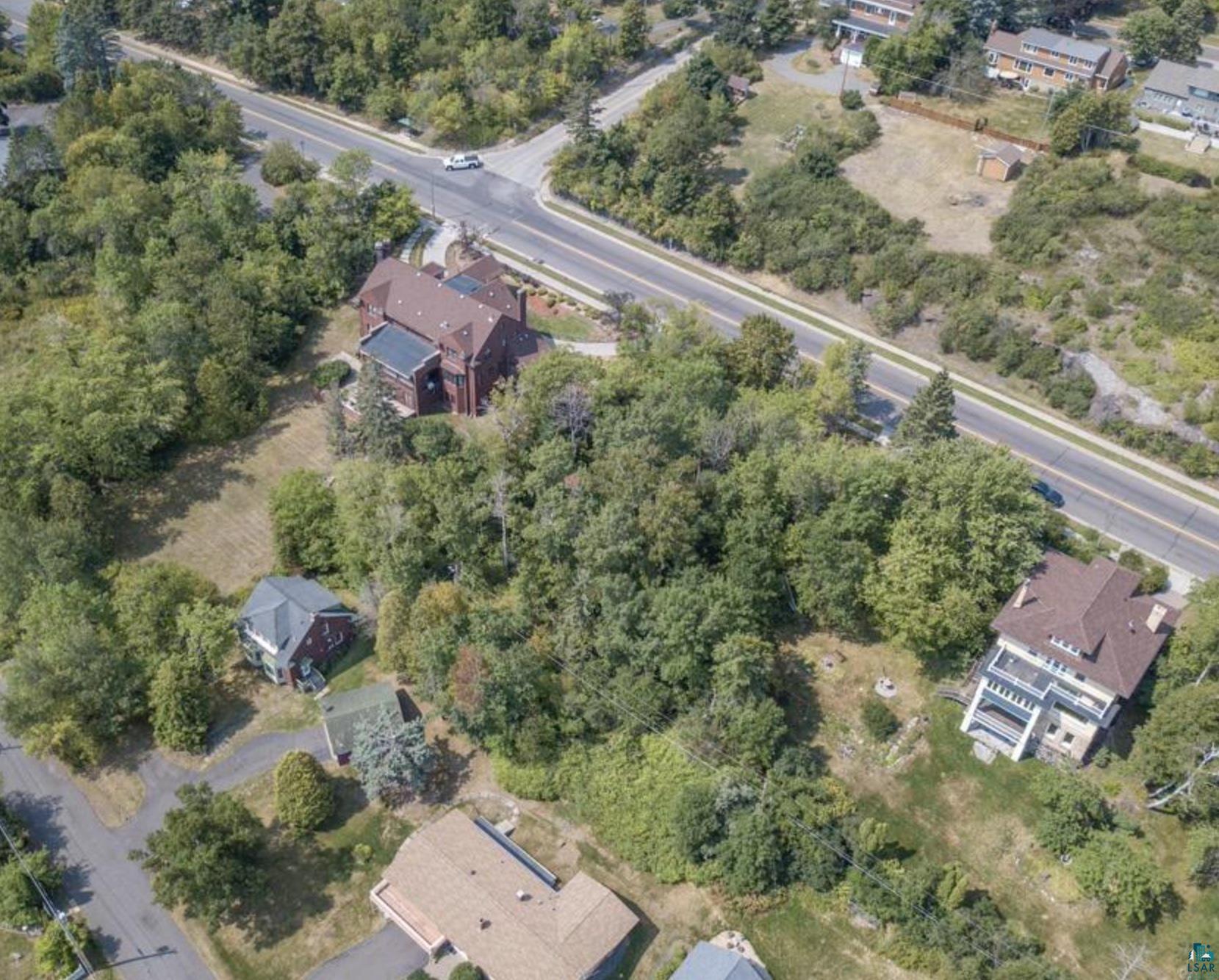 24XX E Superior St, Duluth, MN 55812 Listing Photo  5