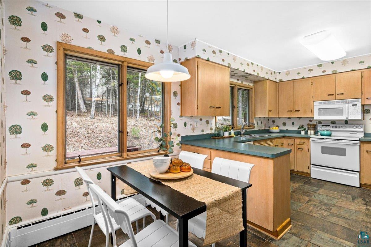 3621 E Superior St, Duluth, MN 55804 Listing Photo  11