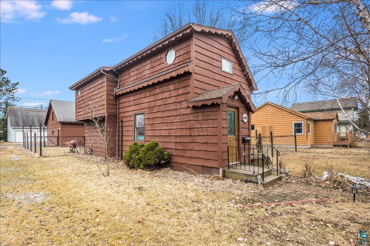 1912 E 3rd St, Superior, WI 54880 Listing Photo  15