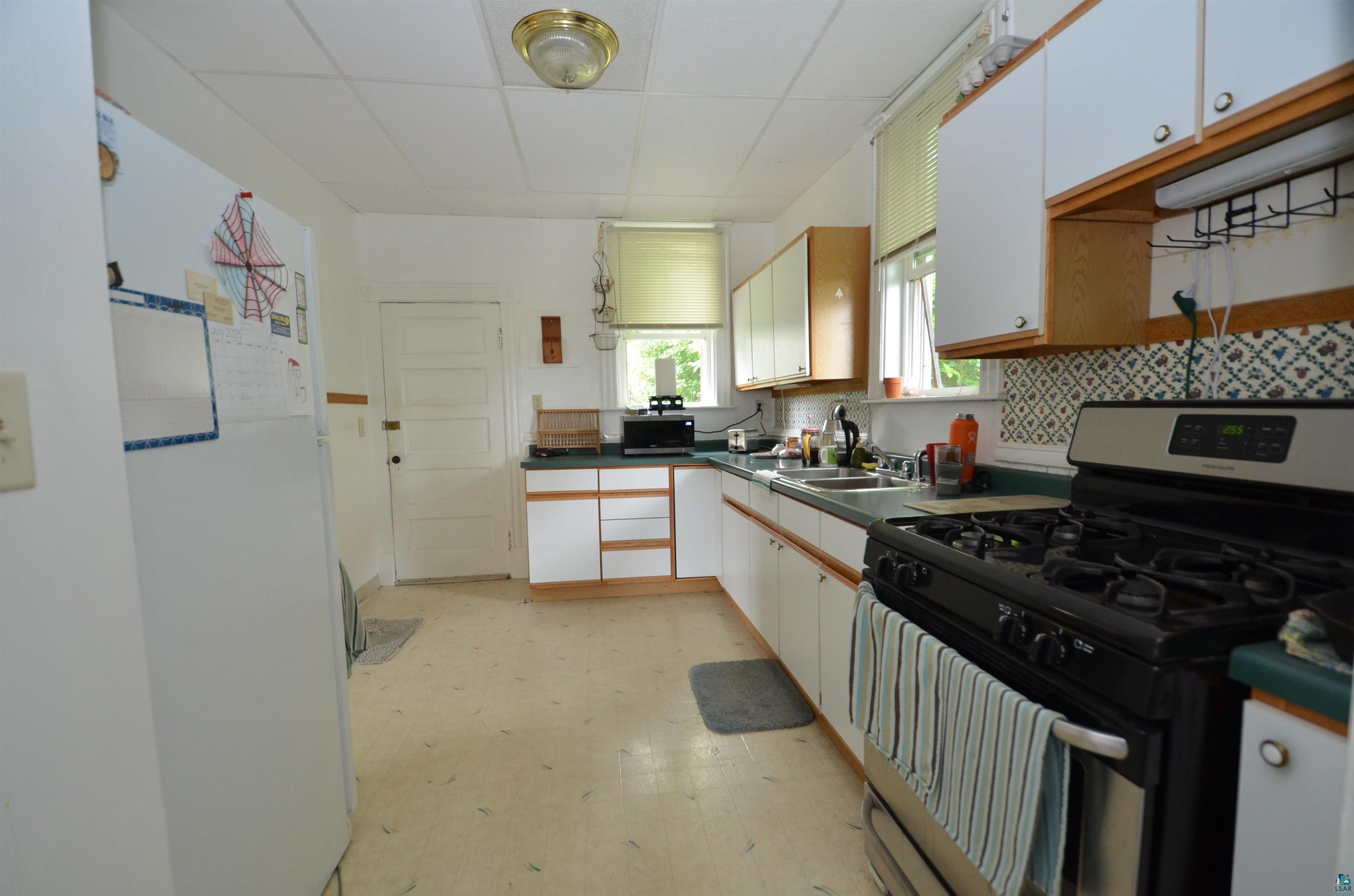 1026 E 3rd St, Duluth, MN 55805 Listing Photo  12