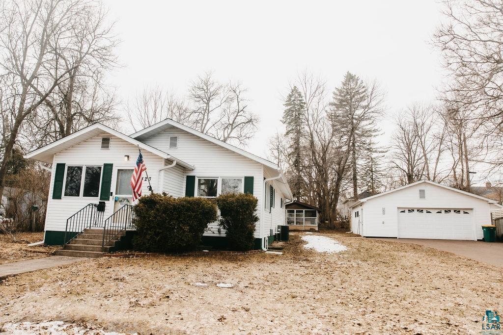 423 13th St, Cloquet, MN 55720 Listing Photo  2