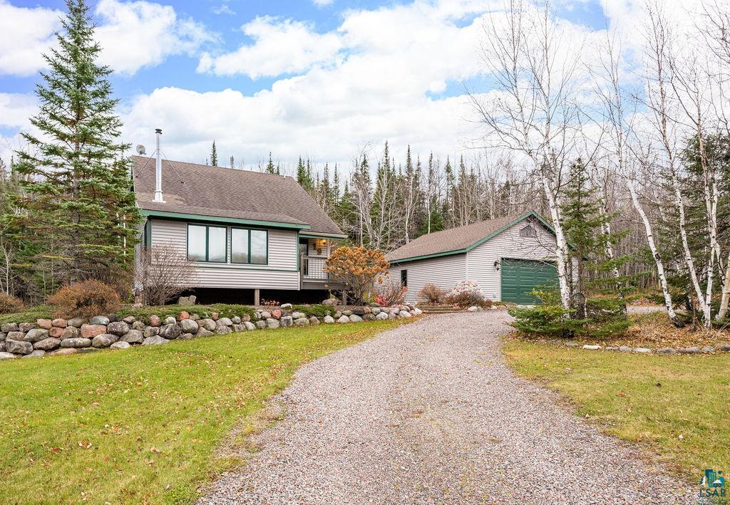 19 Reed Dr, Silver Bay, MN 55614 Listing Photo  2