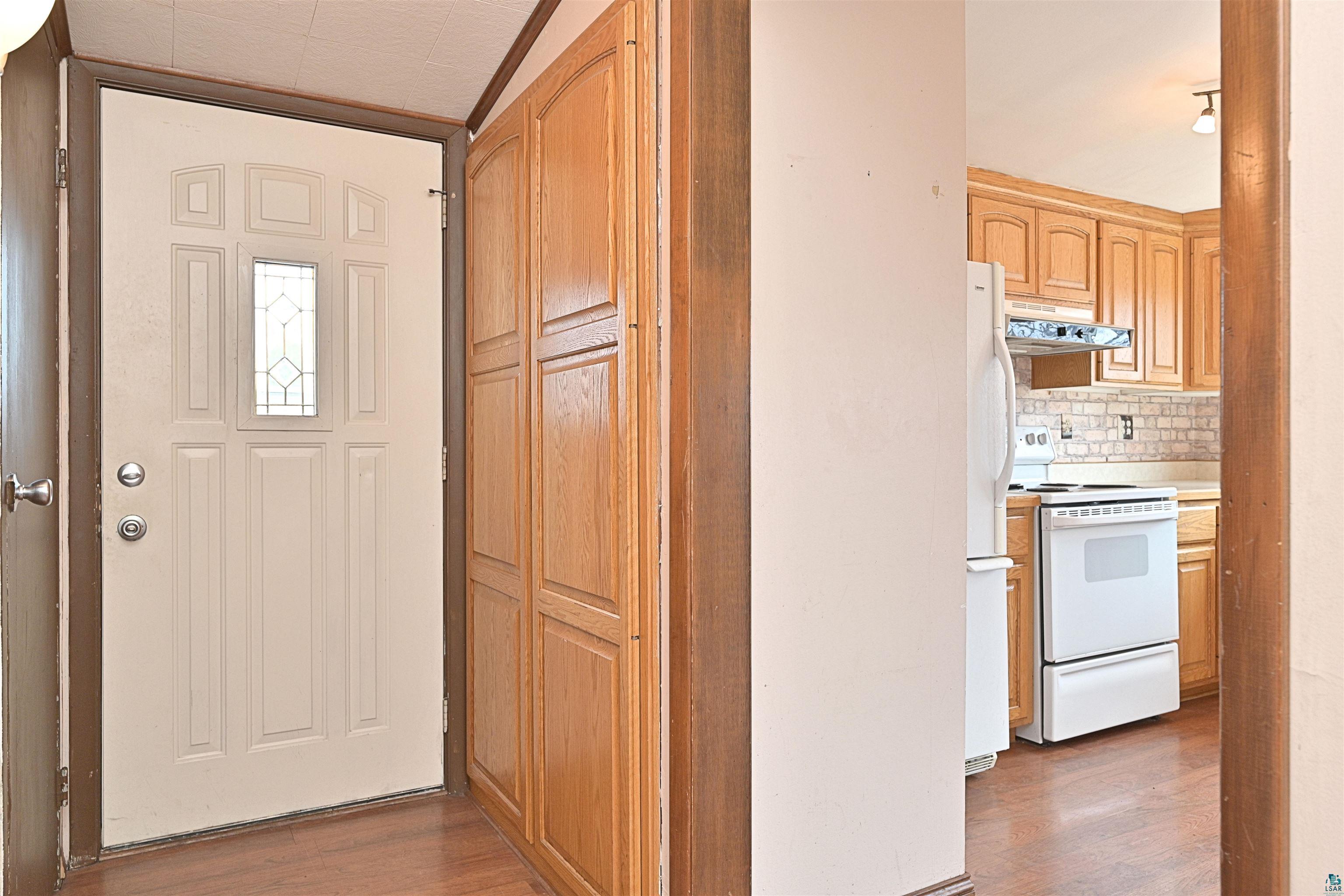 18 Banks Blvd, Silver Bay, MN 55614 Listing Photo  4