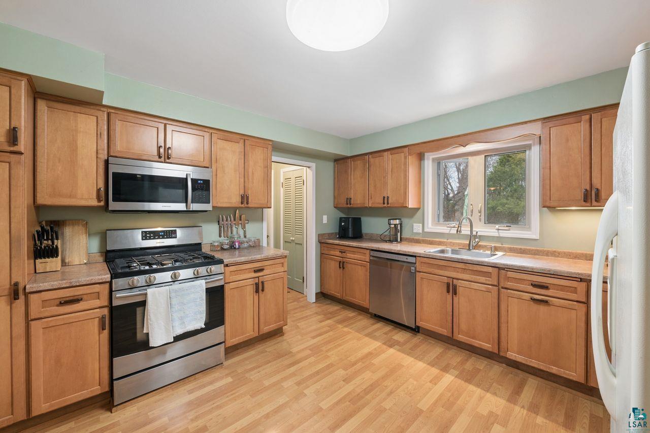 1220 Vaughn Ave, Ashland, WI 54806 Listing Photo  2