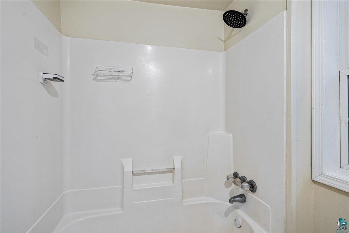 305 N 18 1/2 Ave W, Duluth, MN 55806 Listing Photo  16