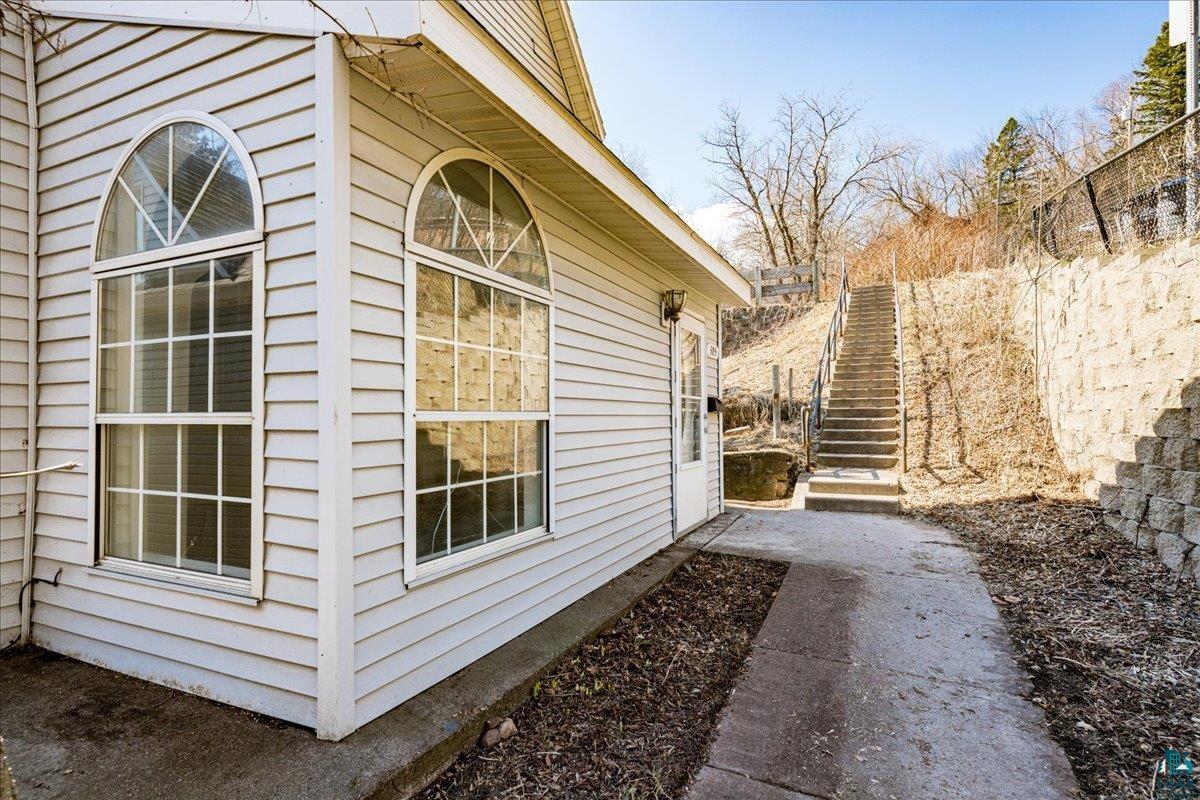 305 N 18 1/2 Ave W, Duluth, MN 55806 Listing Photo  29