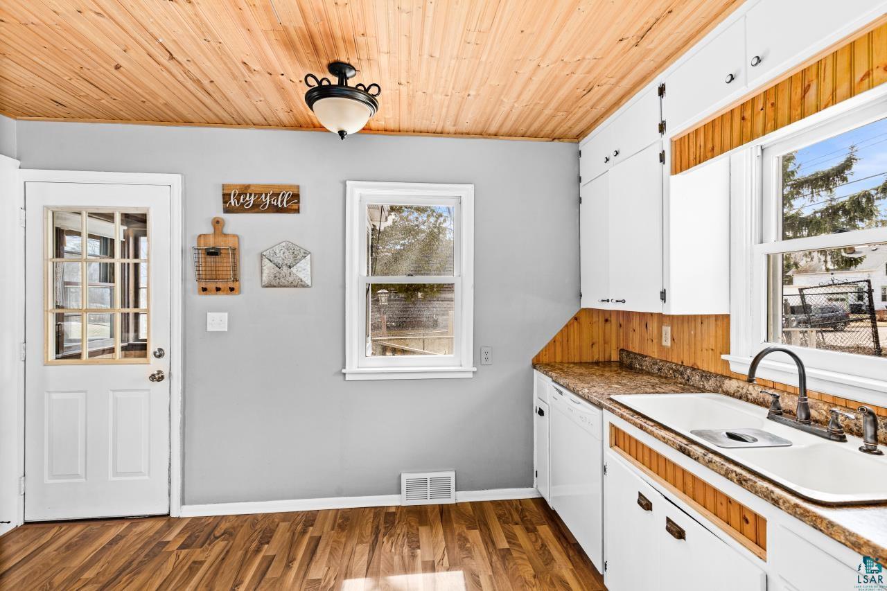 301 St. Paul Ave, Duluth, MN 55803 Listing Photo  13
