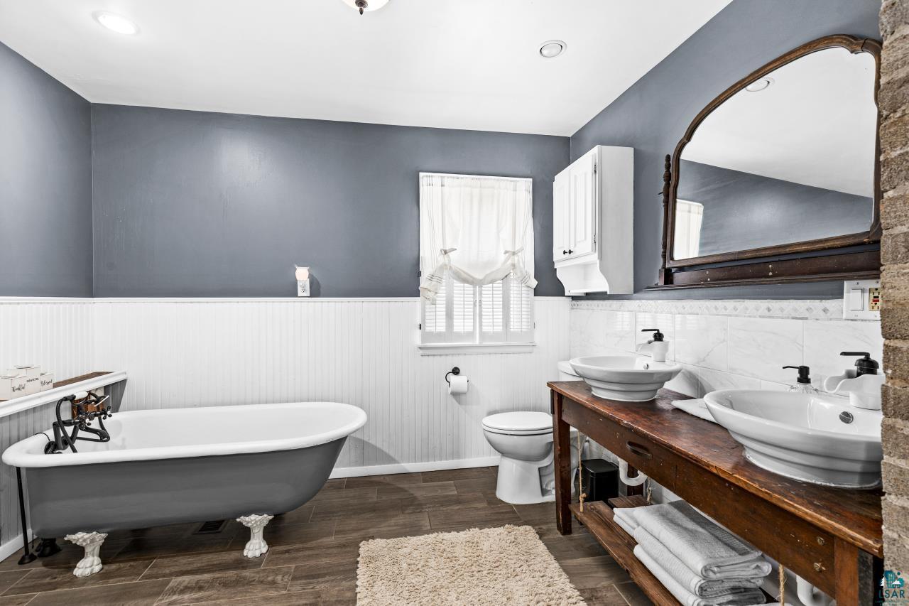 301 St. Paul Ave, Duluth, MN 55803 Listing Photo  23