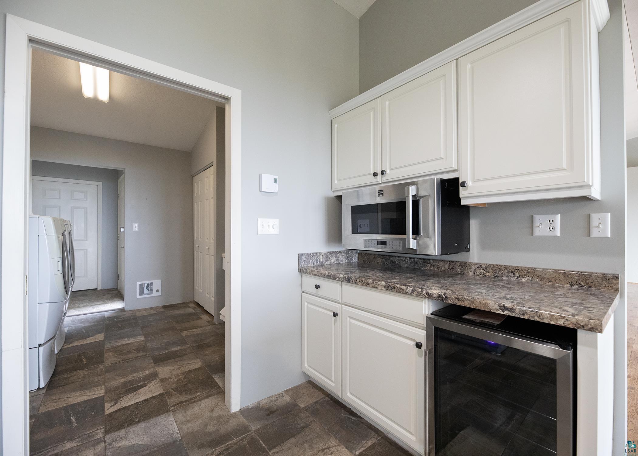 1002 Martha St, Duluth, MN 55805 Listing Photo  12
