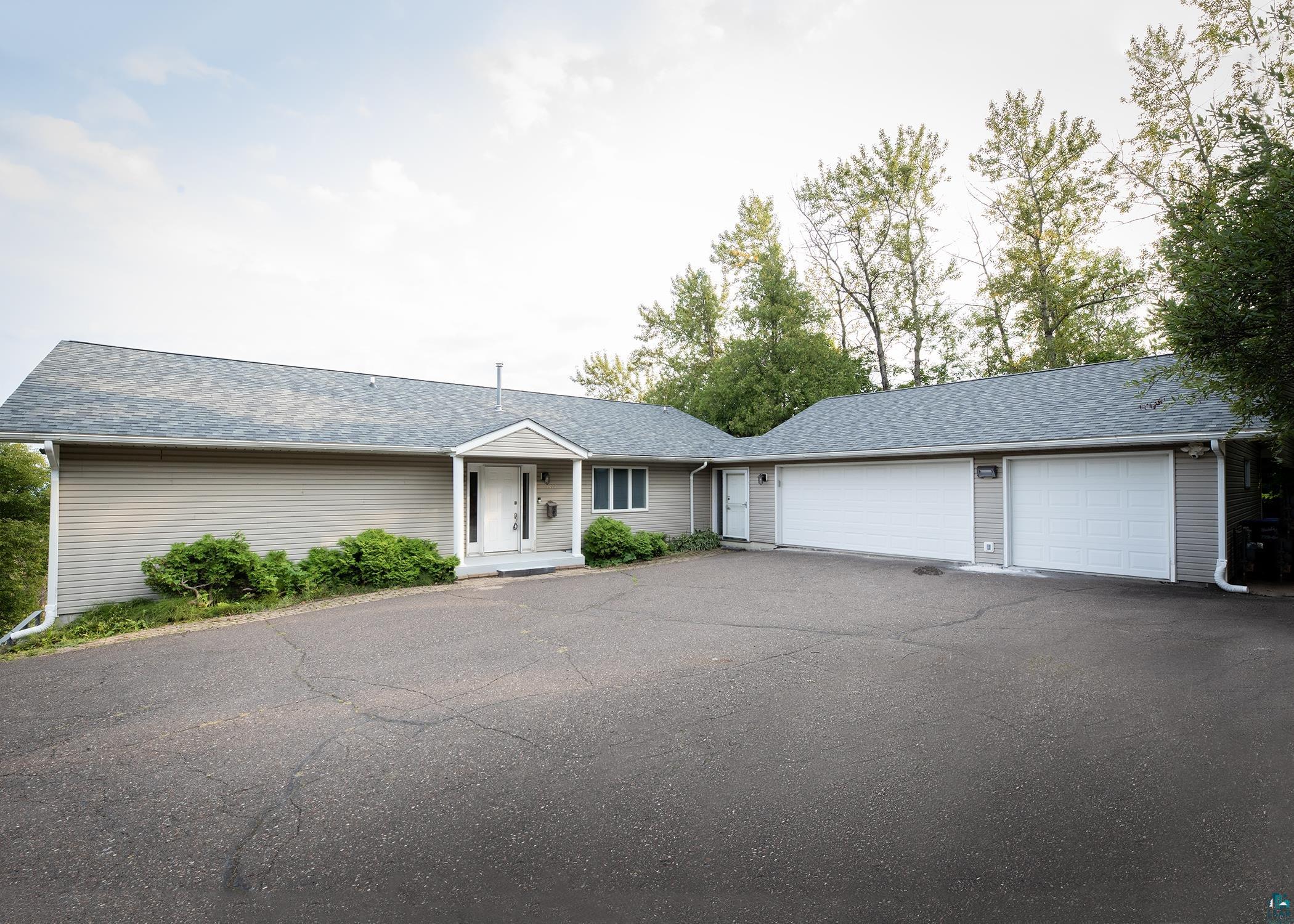 1002 Martha St, Duluth, MN 55805 Listing Photo  3