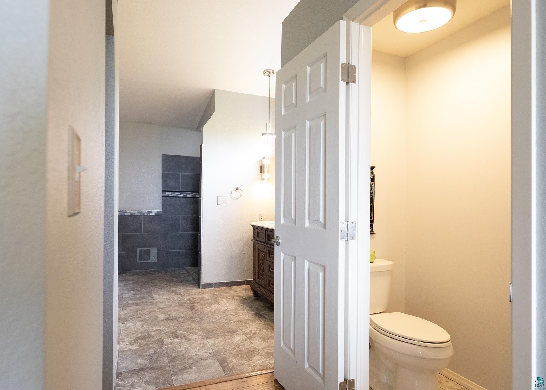 1002 Martha St, Duluth, MN 55805 Listing Photo  46