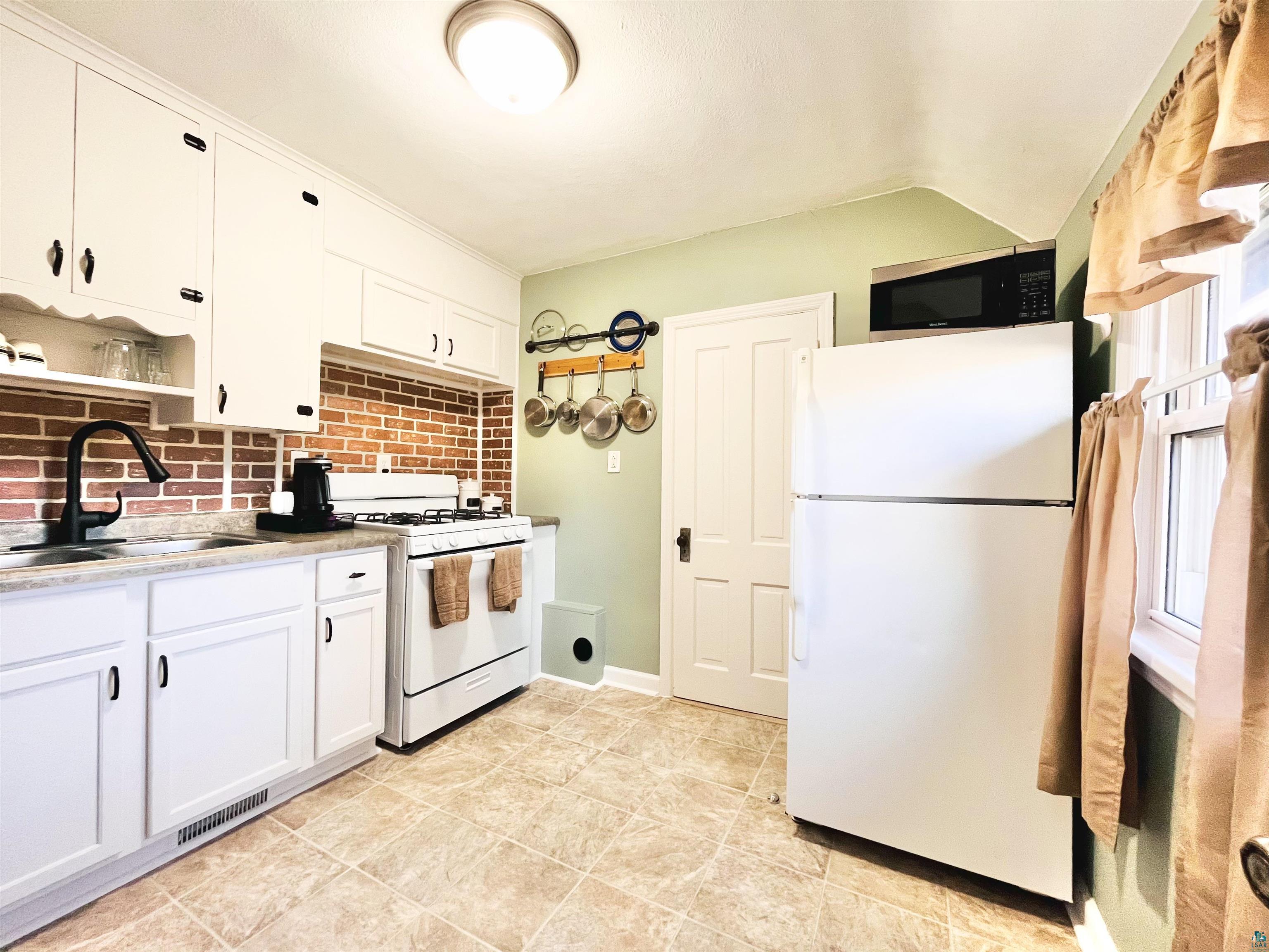 411 N 52nd Ave W, Duluth, MN 55807 Listing Photo  31