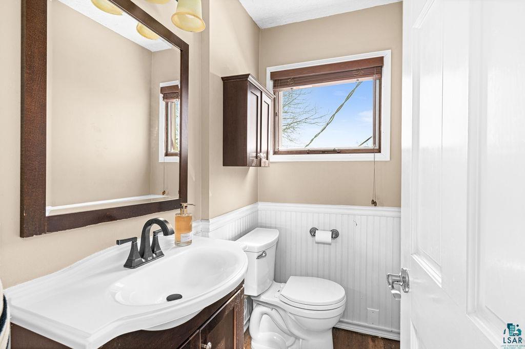 2928 E Superior St, Duluth, MN 55812 Listing Photo  17