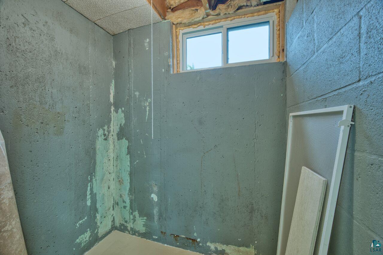 1008 Douglas Ave, Eveleth, MN 55734-0000 Listing Photo  24