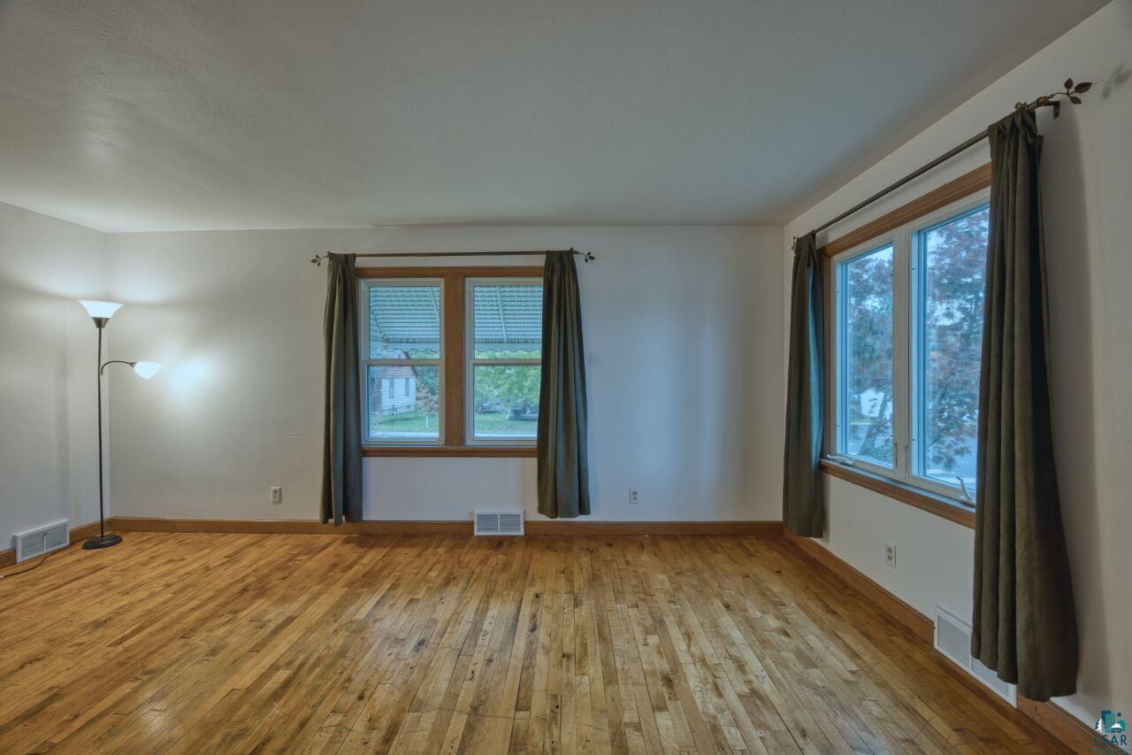 1008 Douglas Ave, Eveleth, MN 55734-0000 Listing Photo  4
