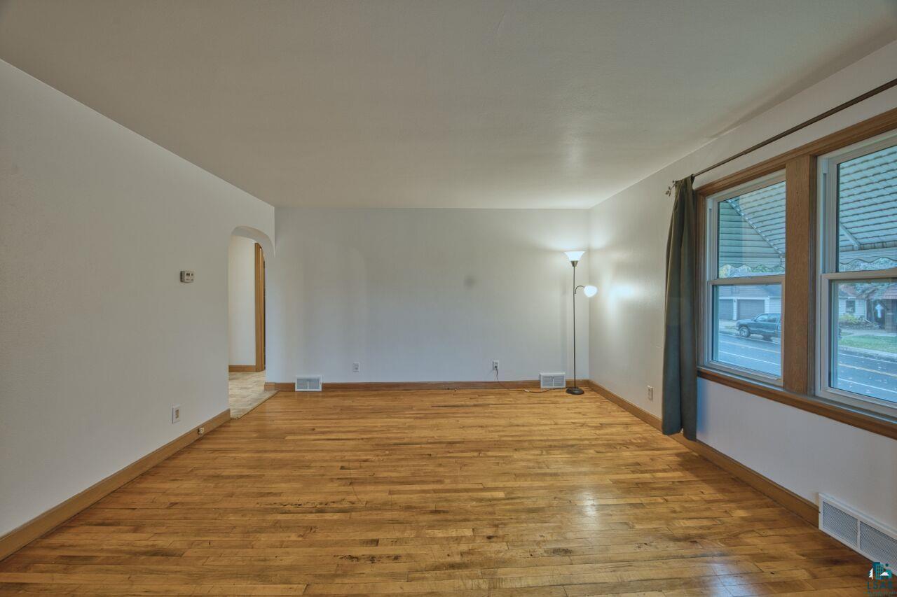 1008 Douglas Ave, Eveleth, MN 55734-0000 Listing Photo  5