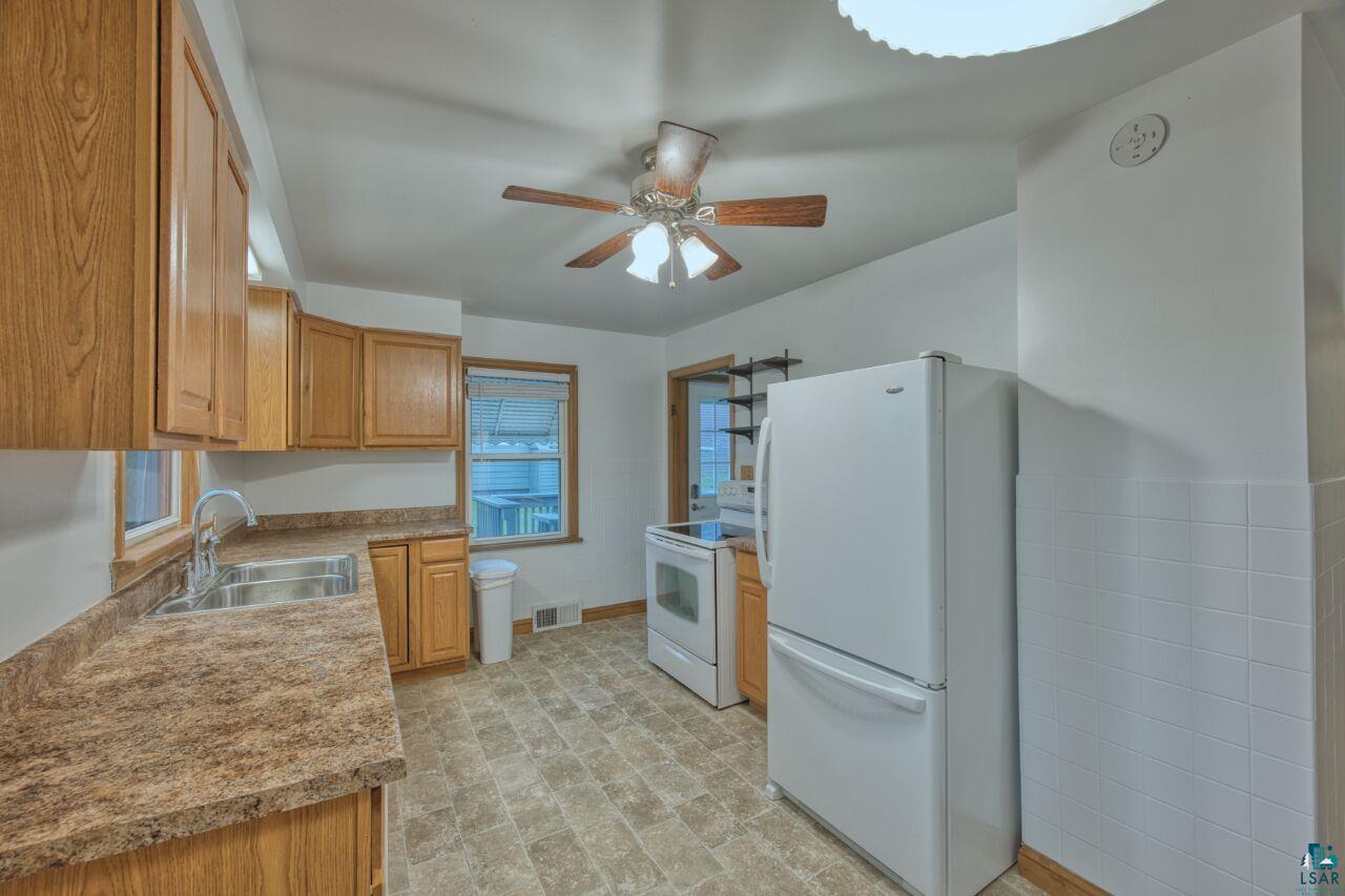 1008 Douglas Ave, Eveleth, MN 55734-0000 Listing Photo  7