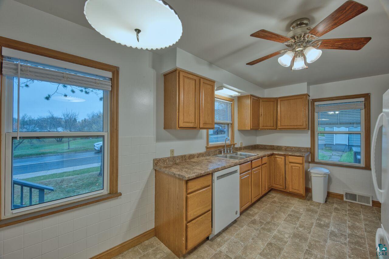 1008 Douglas Ave, Eveleth, MN 55734-0000 Listing Photo  8