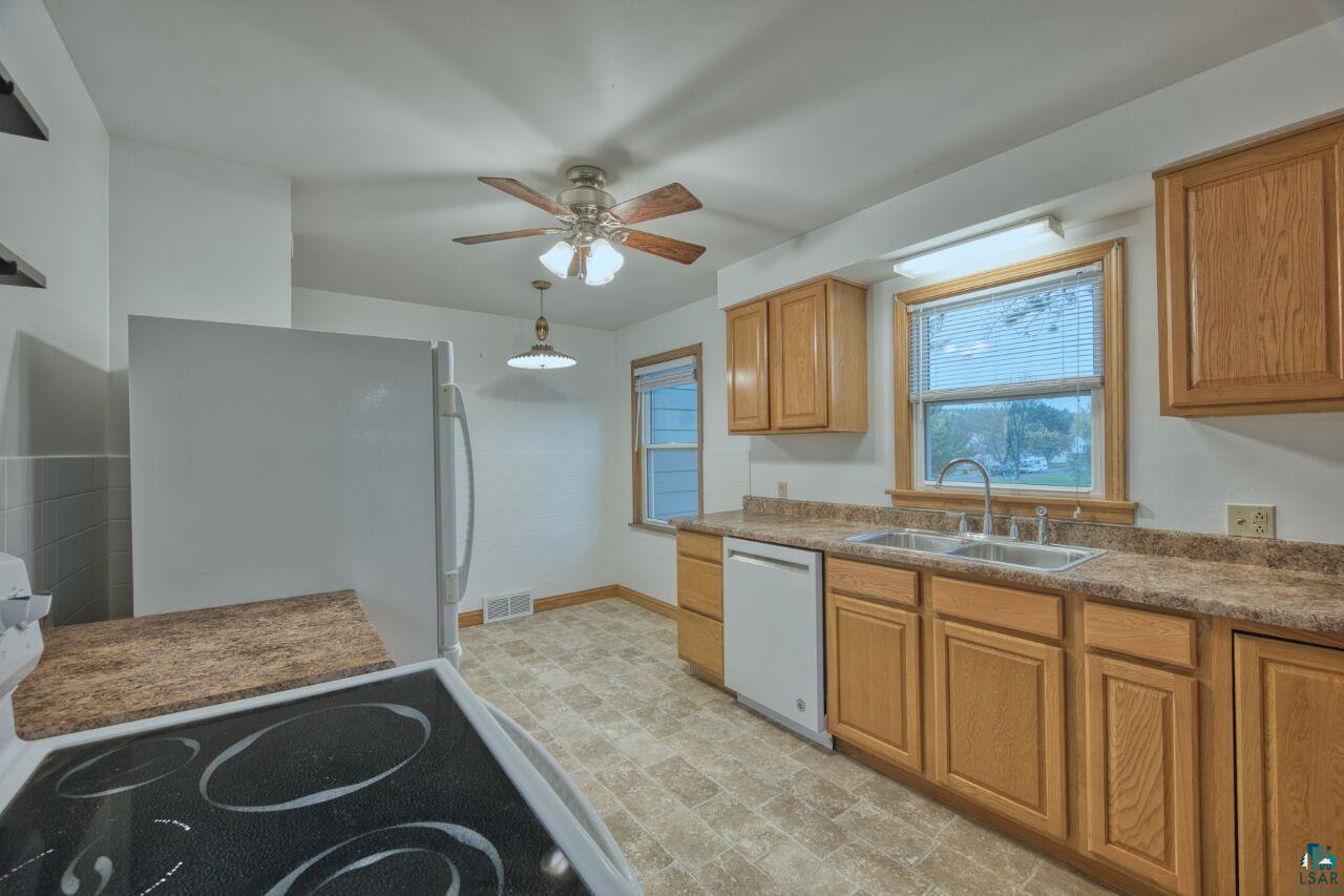 1008 Douglas Ave, Eveleth, MN 55734-0000 Listing Photo  9