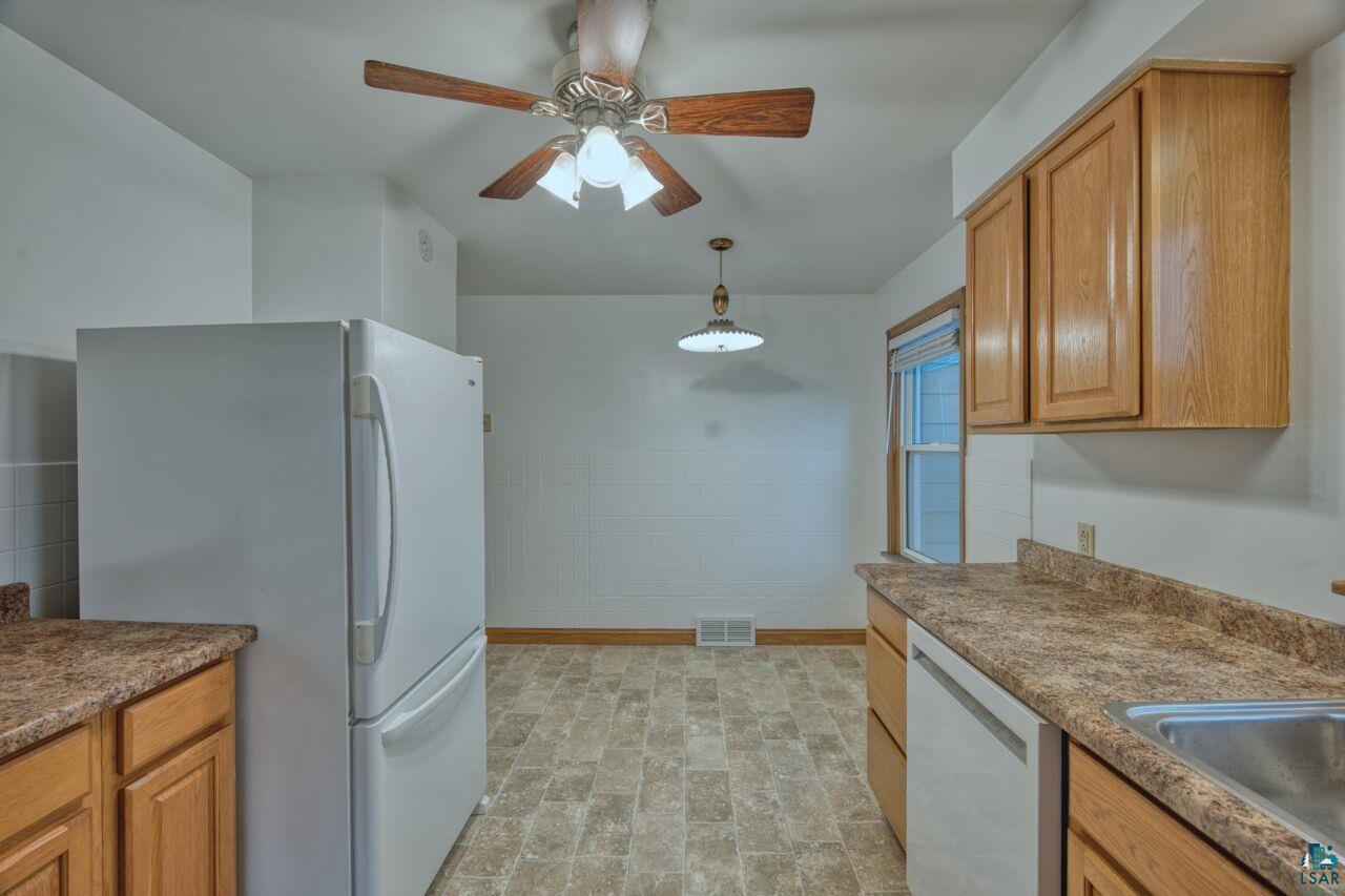 1008 Douglas Ave, Eveleth, MN 55734-0000 Listing Photo  10