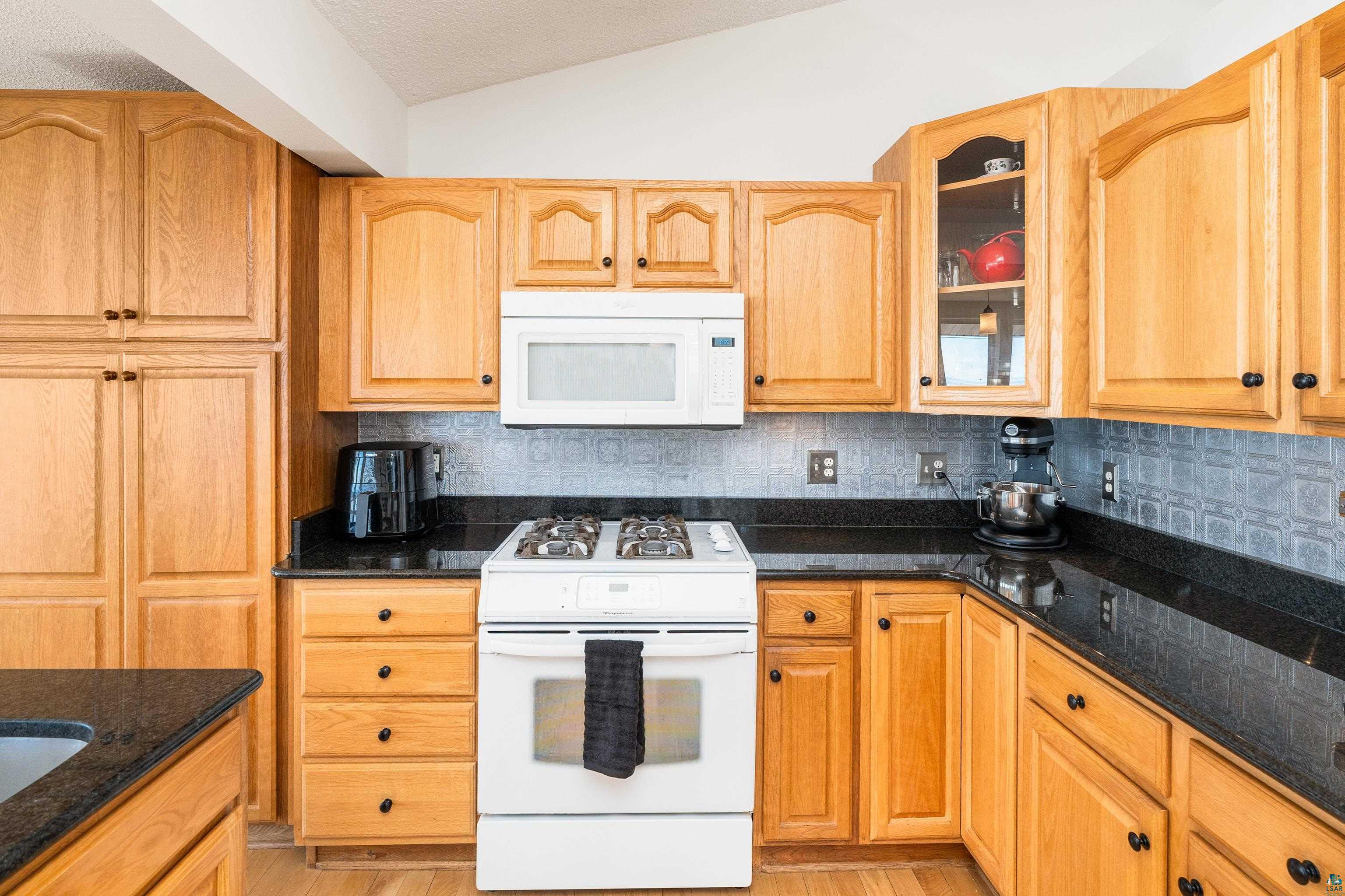 726 W 5th St, Duluth, MN 55806 Listing Photo  21