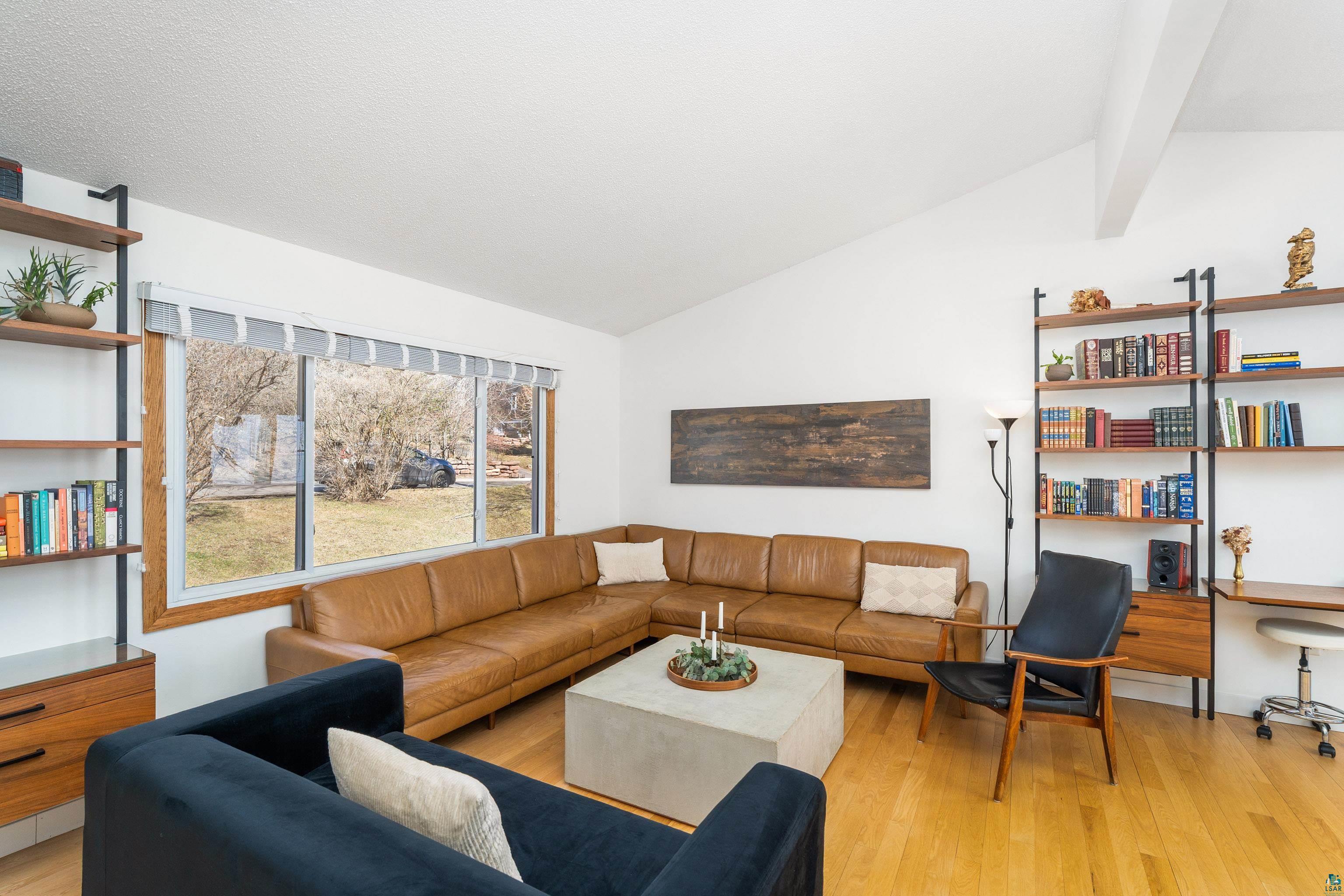 726 W 5th St, Duluth, MN 55806 Listing Photo  5