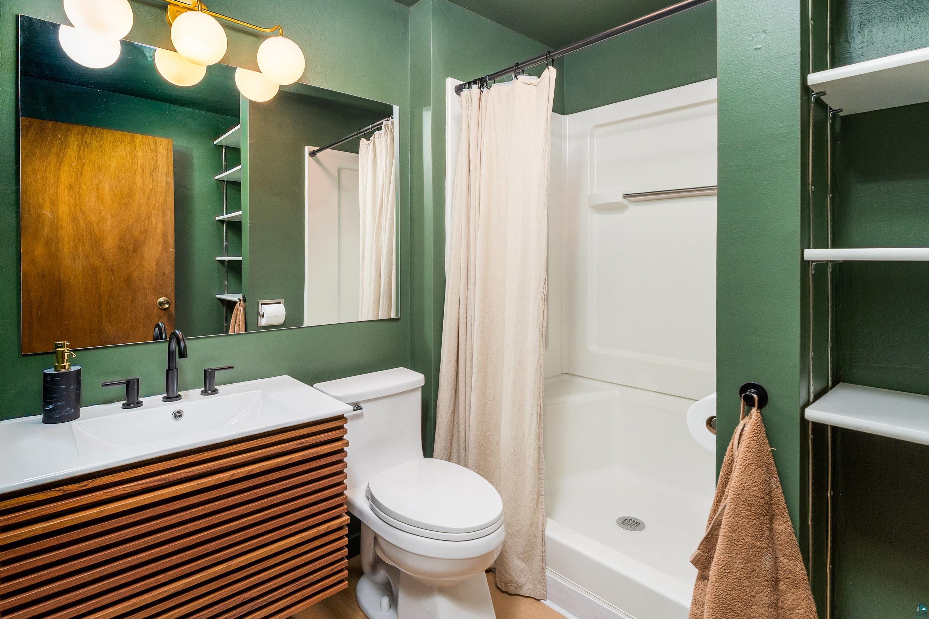 726 W 5th St, Duluth, MN 55806 Listing Photo  44