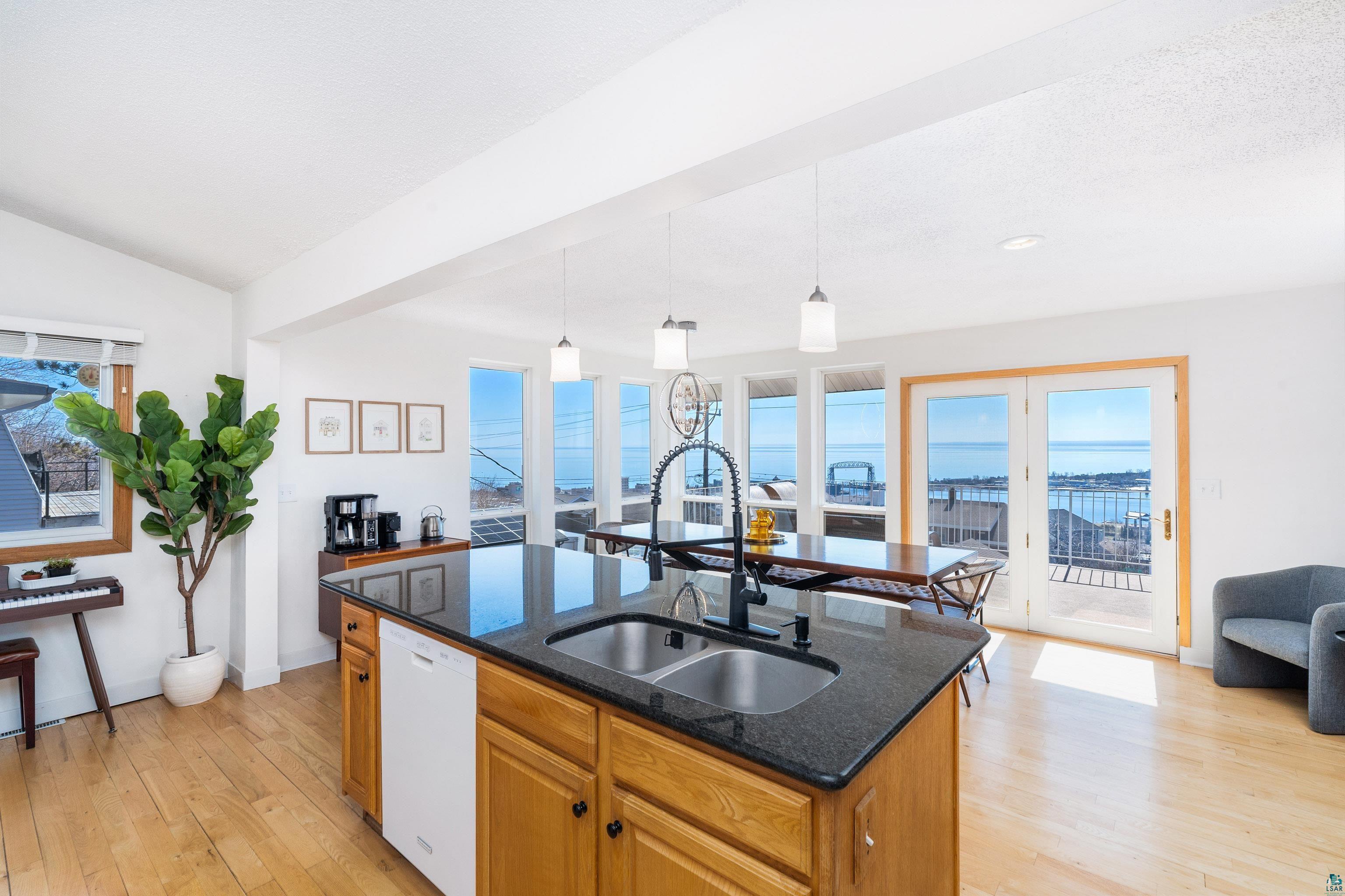 726 W 5th St, Duluth, MN 55806 Listing Photo  9