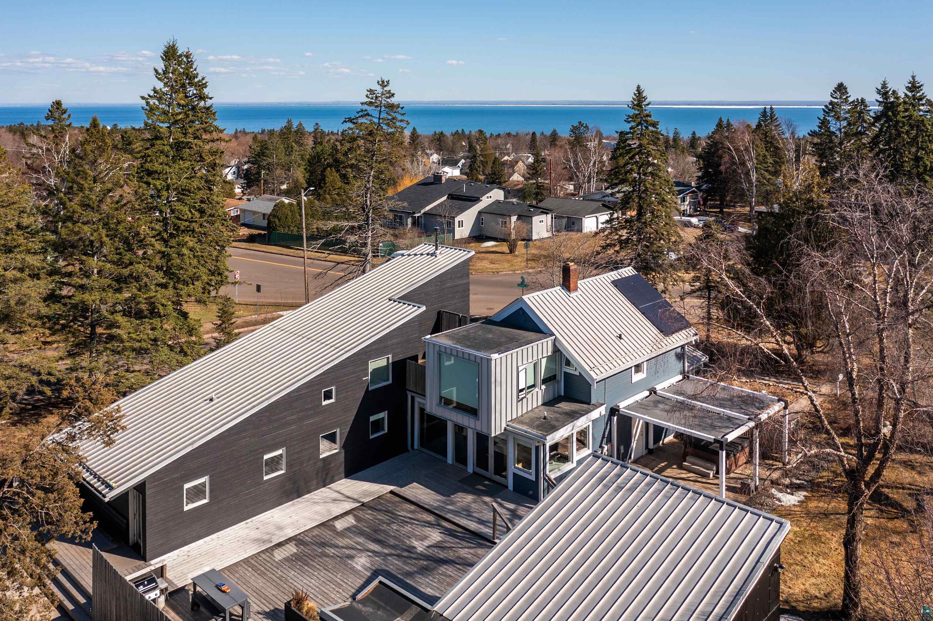 5027 Oakley St, Duluth, MN 55804 Listing Photo  1