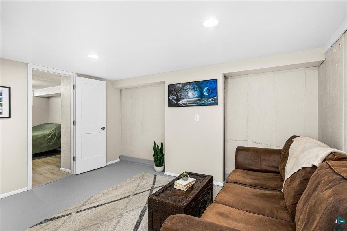 240 W Redwing St, Duluth, MN 55803 Listing Photo  18