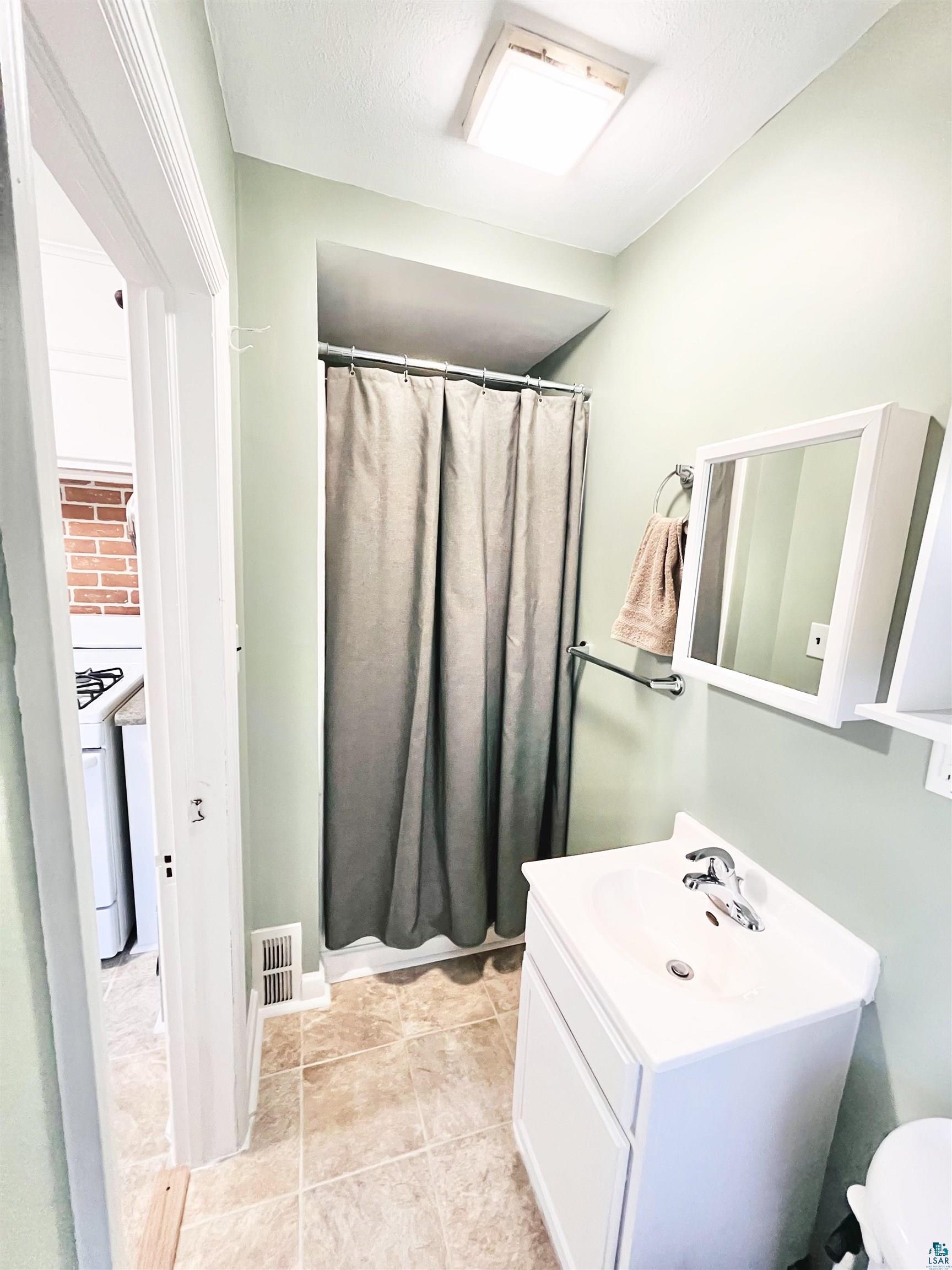 411 N 52nd Ave W, Duluth, MN 55807 Listing Photo  32