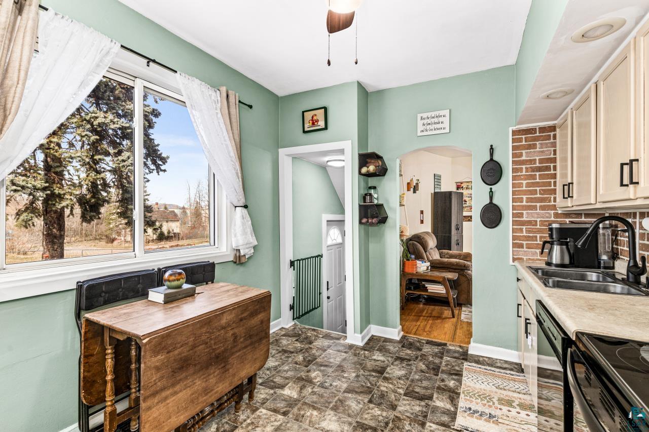 411 N 52nd Ave W, Duluth, MN 55807 Listing Photo  6