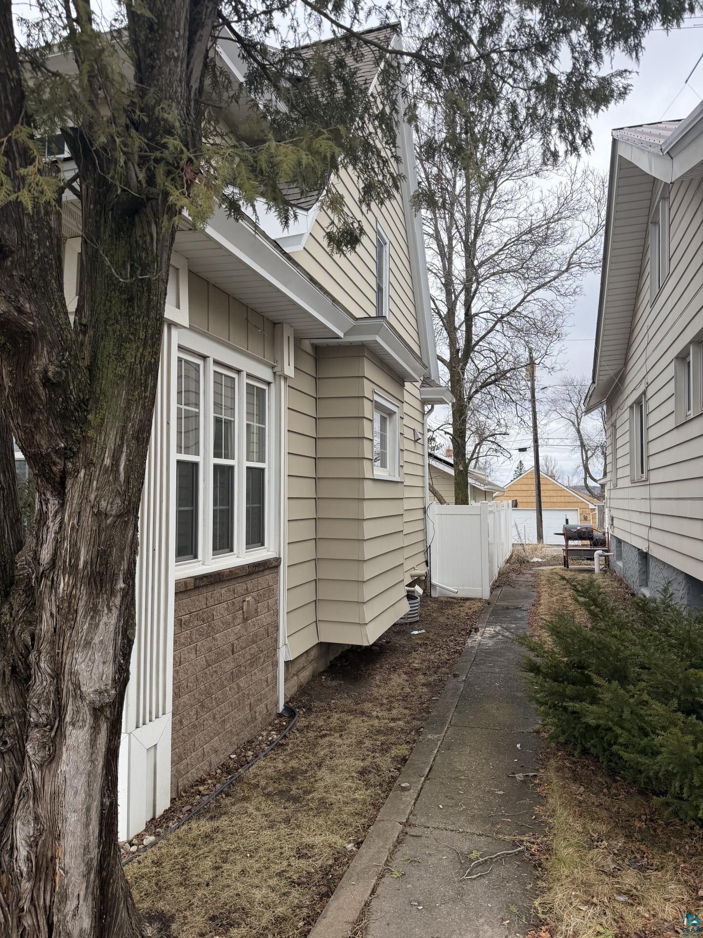 805 Harrison St, Eveleth, MN 55734 Listing Photo  2
