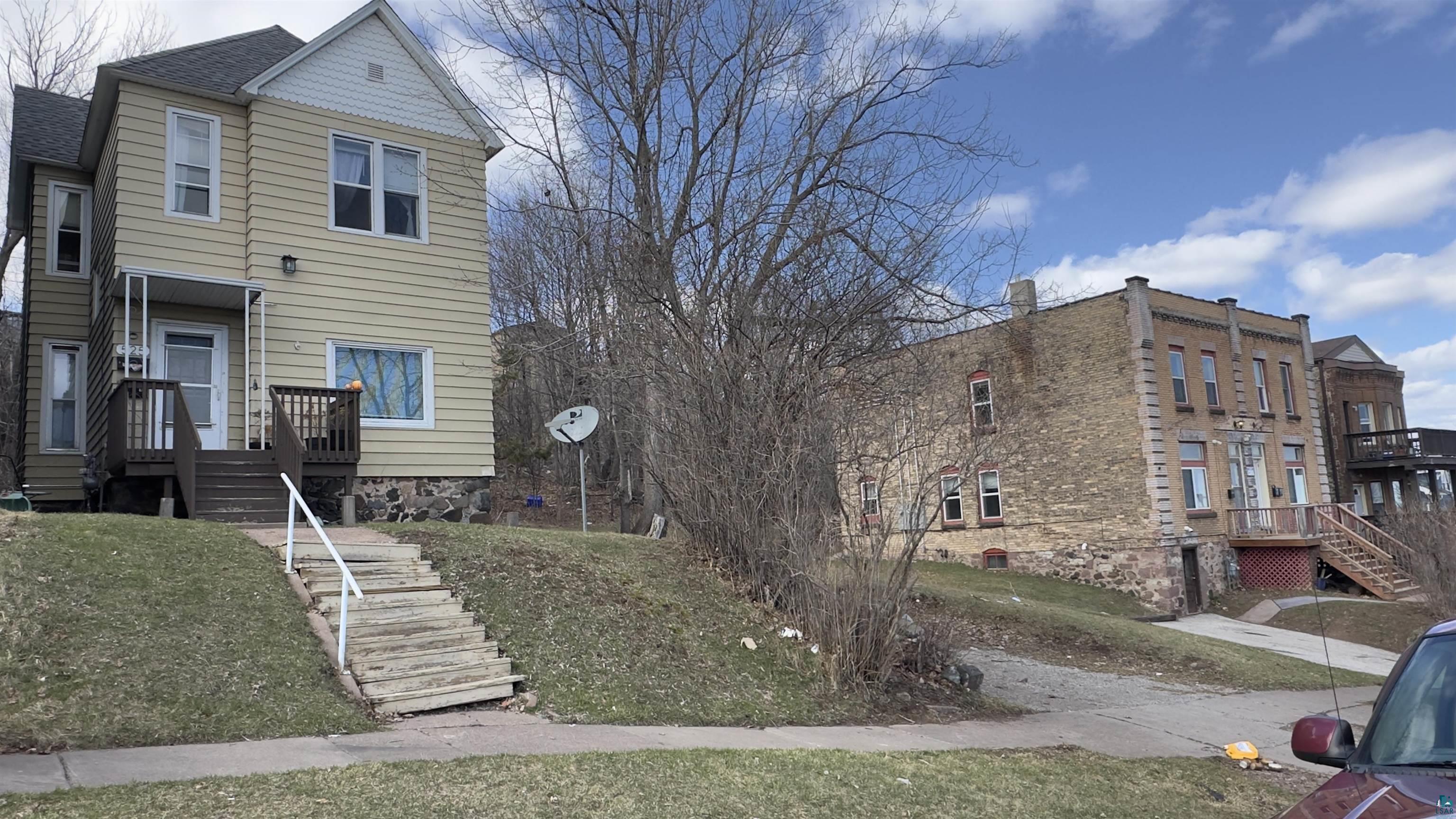 525 W 4th St, Duluth, MN 55806-4608 Listing Photo  2