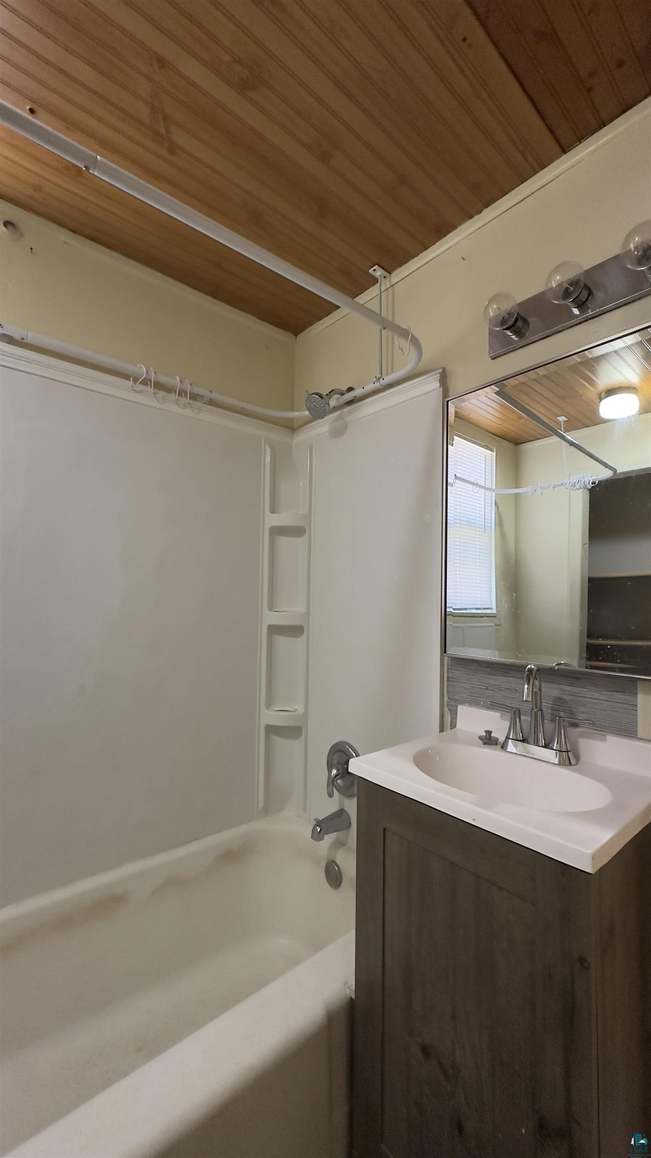 525 W 4th St, Duluth, MN 55806-4608 Listing Photo  13