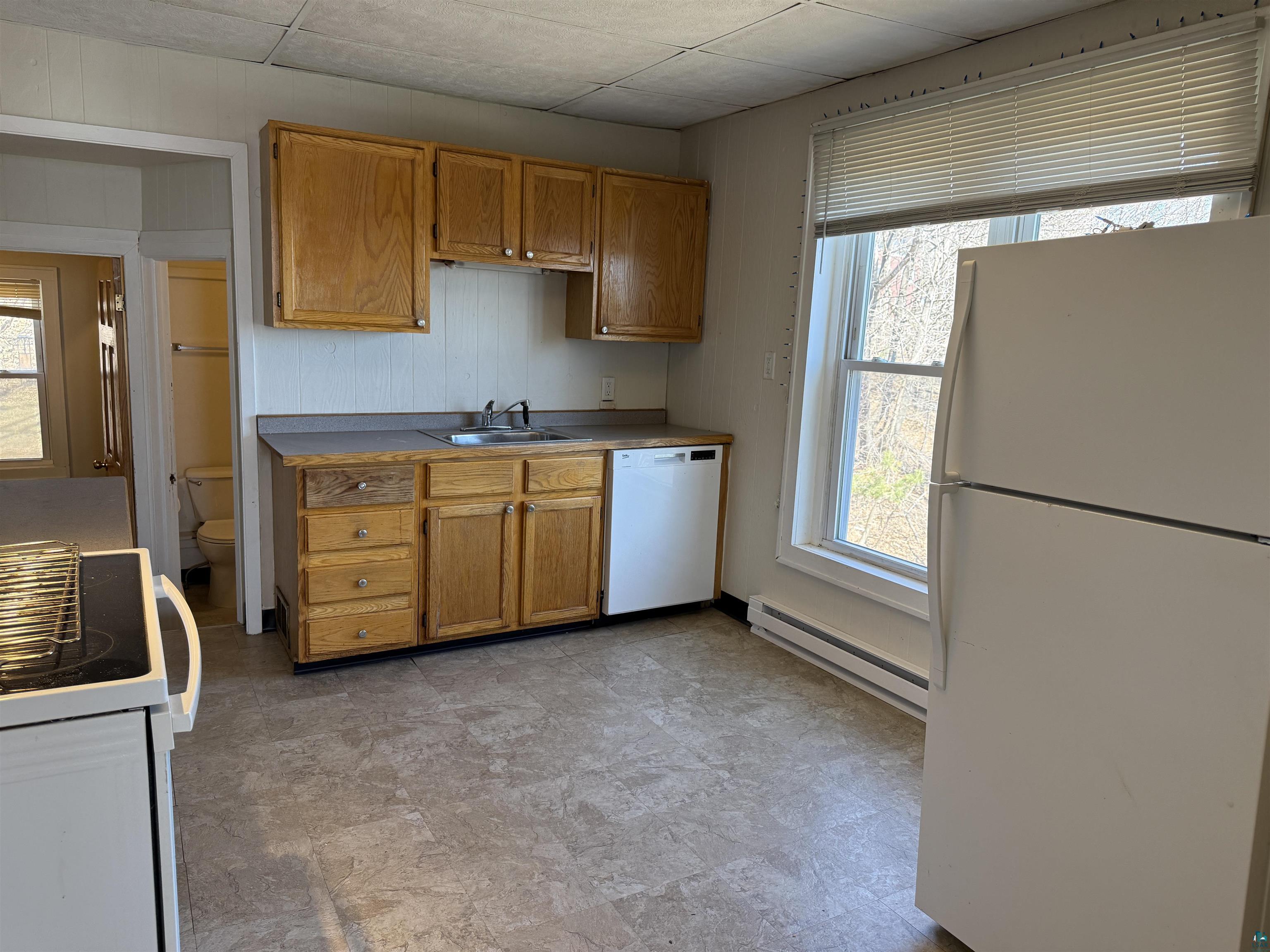525 W 4th St, Duluth, MN 55806-4608 Listing Photo  24