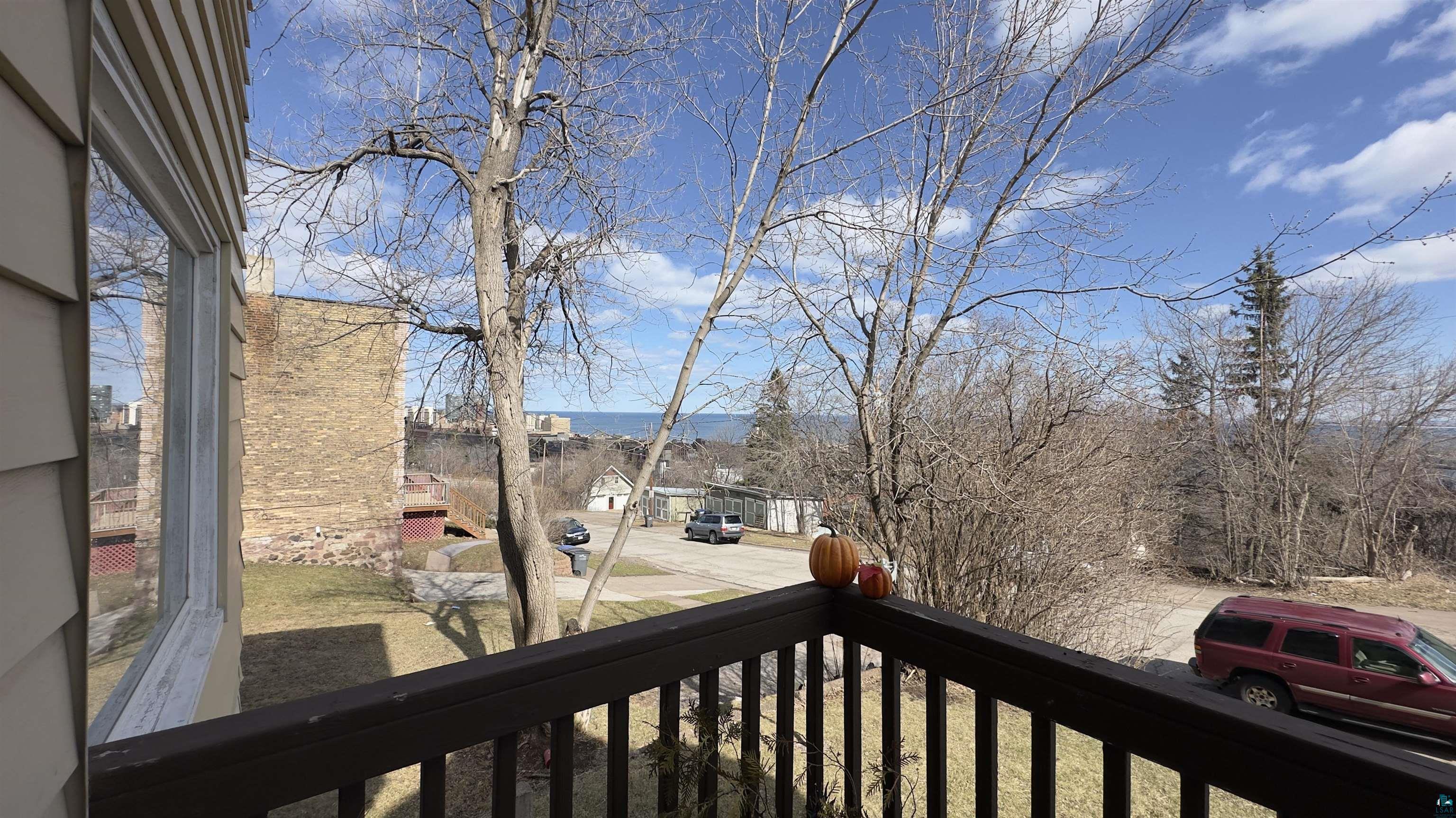 525 W 4th St, Duluth, MN 55806-4608 Listing Photo  5