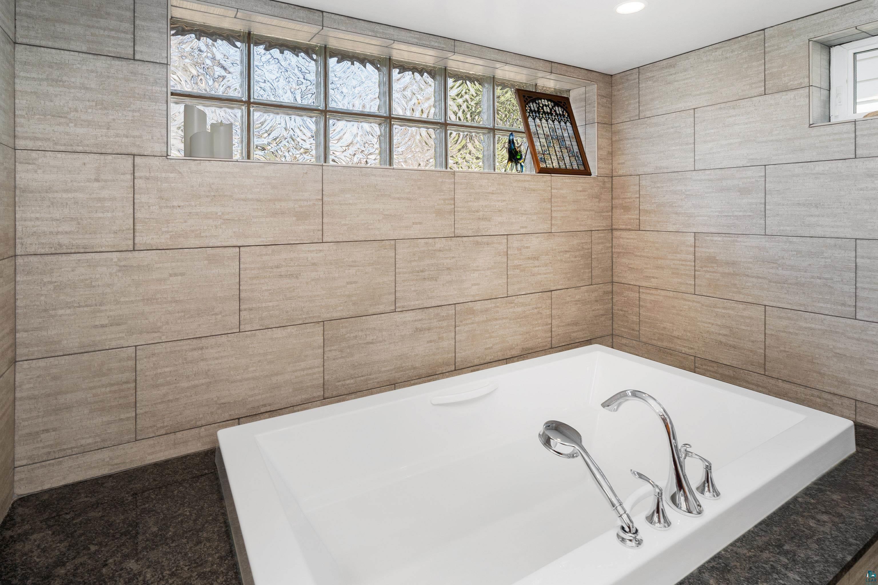 5010 Avondale St, Duluth, MN 55804 Listing Photo  34