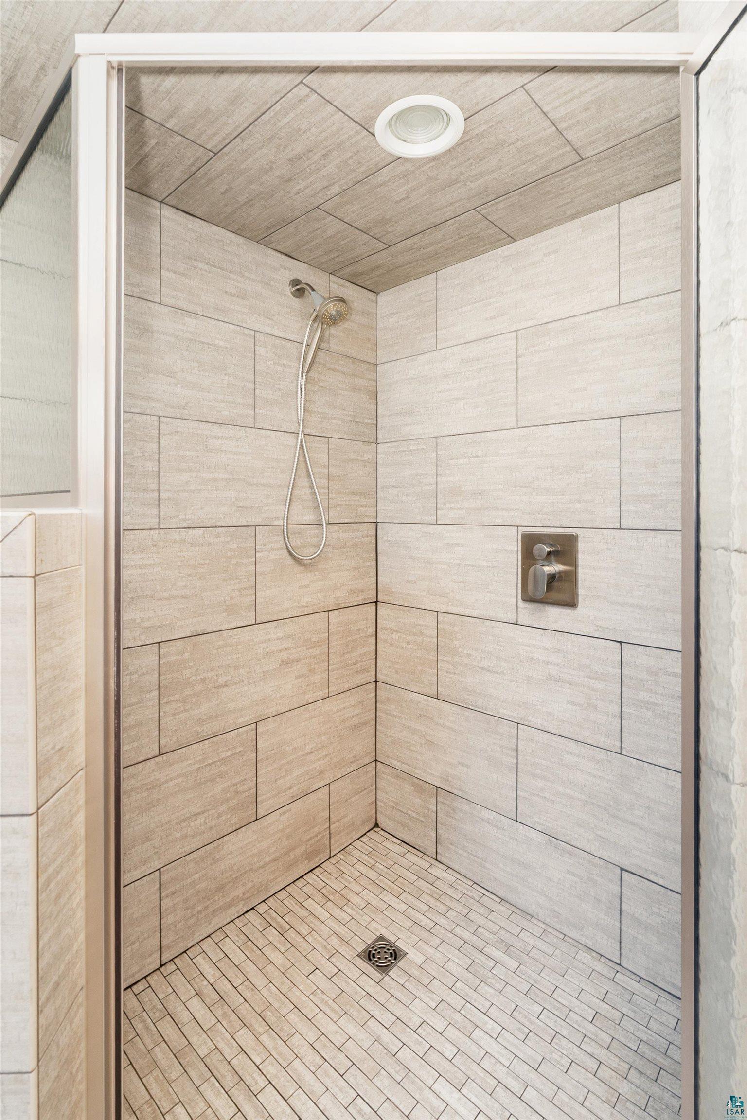 5010 Avondale St, Duluth, MN 55804 Listing Photo  35