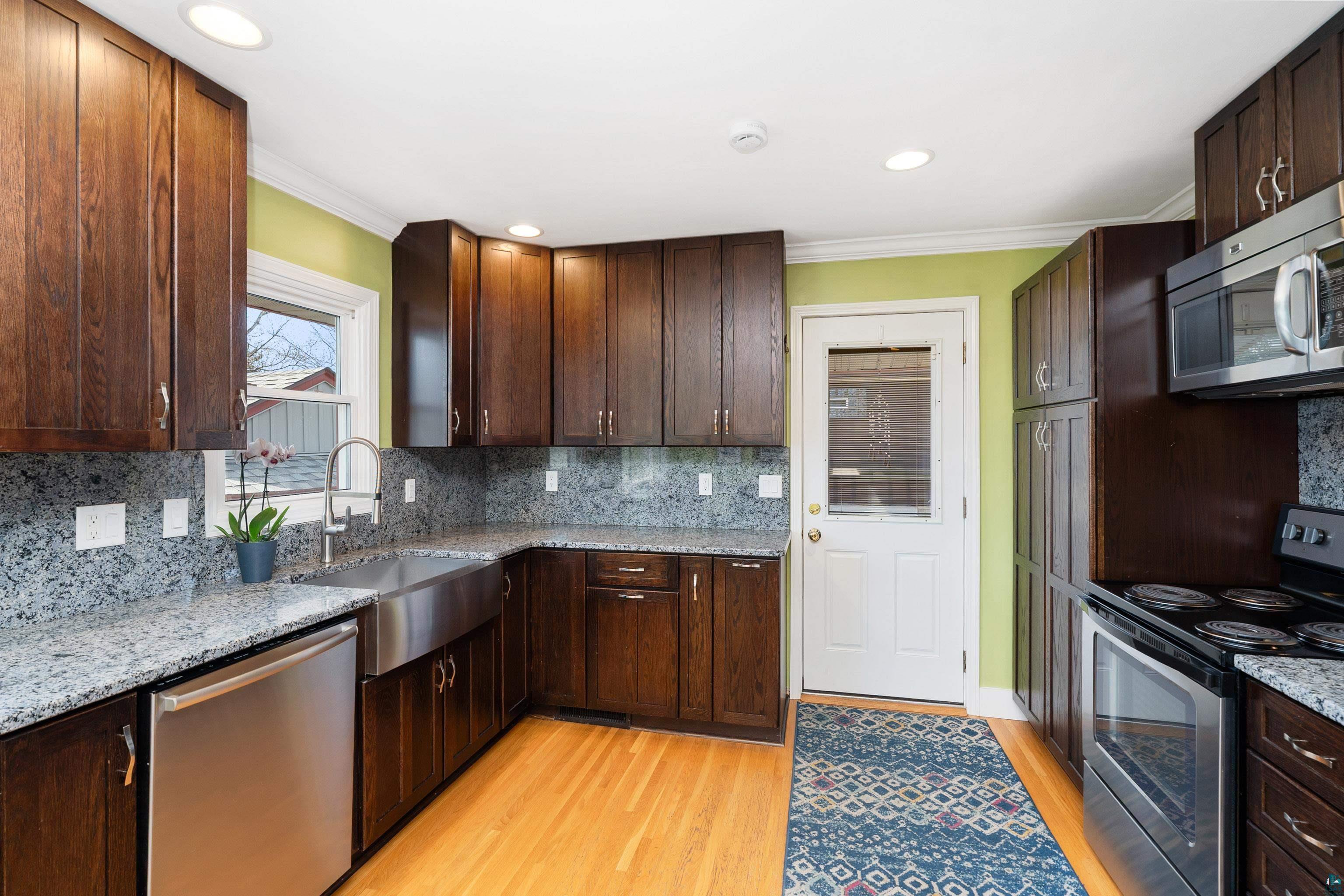 5010 Avondale St, Duluth, MN 55804 Listing Photo  5