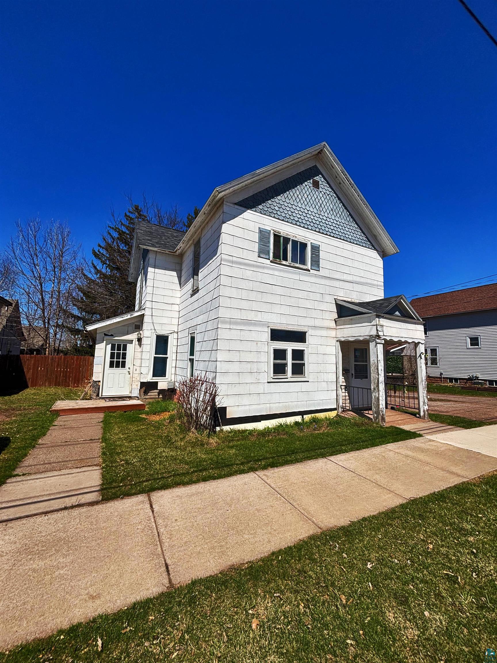 1015 6th St W, Ashland, WI 54806 Listing Photo  1
