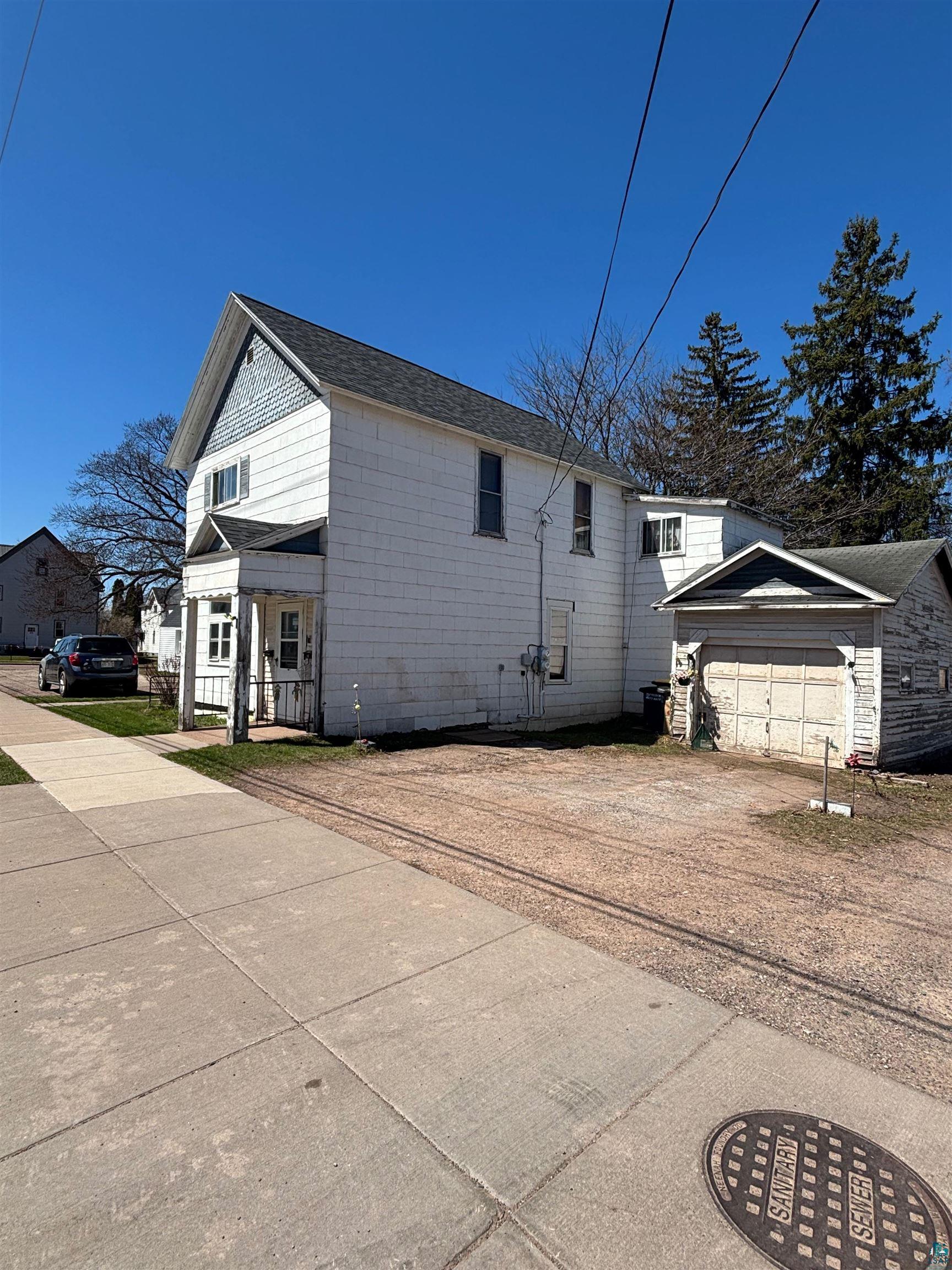 1015 6th St W, Ashland, WI 54806 Listing Photo  9