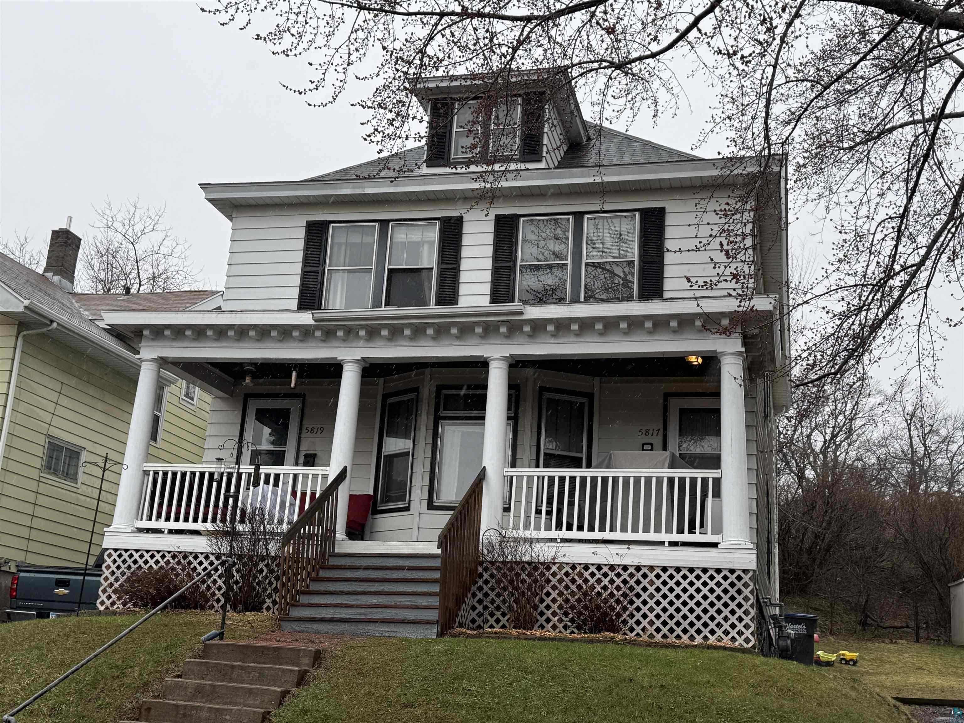 5817-19 W 8th St, Duluth, MN 55807 Listing Photo  1