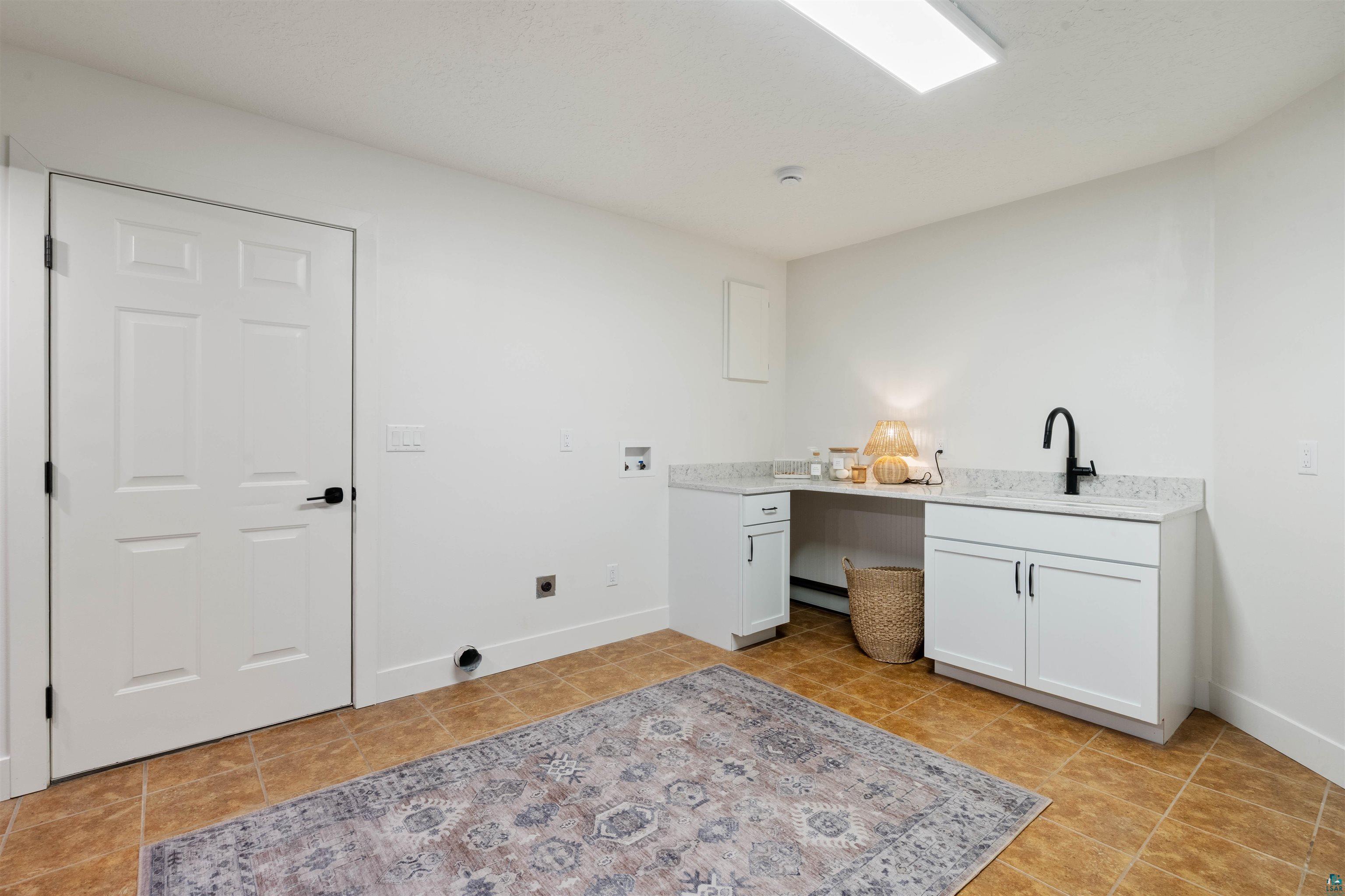 2166 E Detroit St, Superior, WI 54880 Listing Photo  27