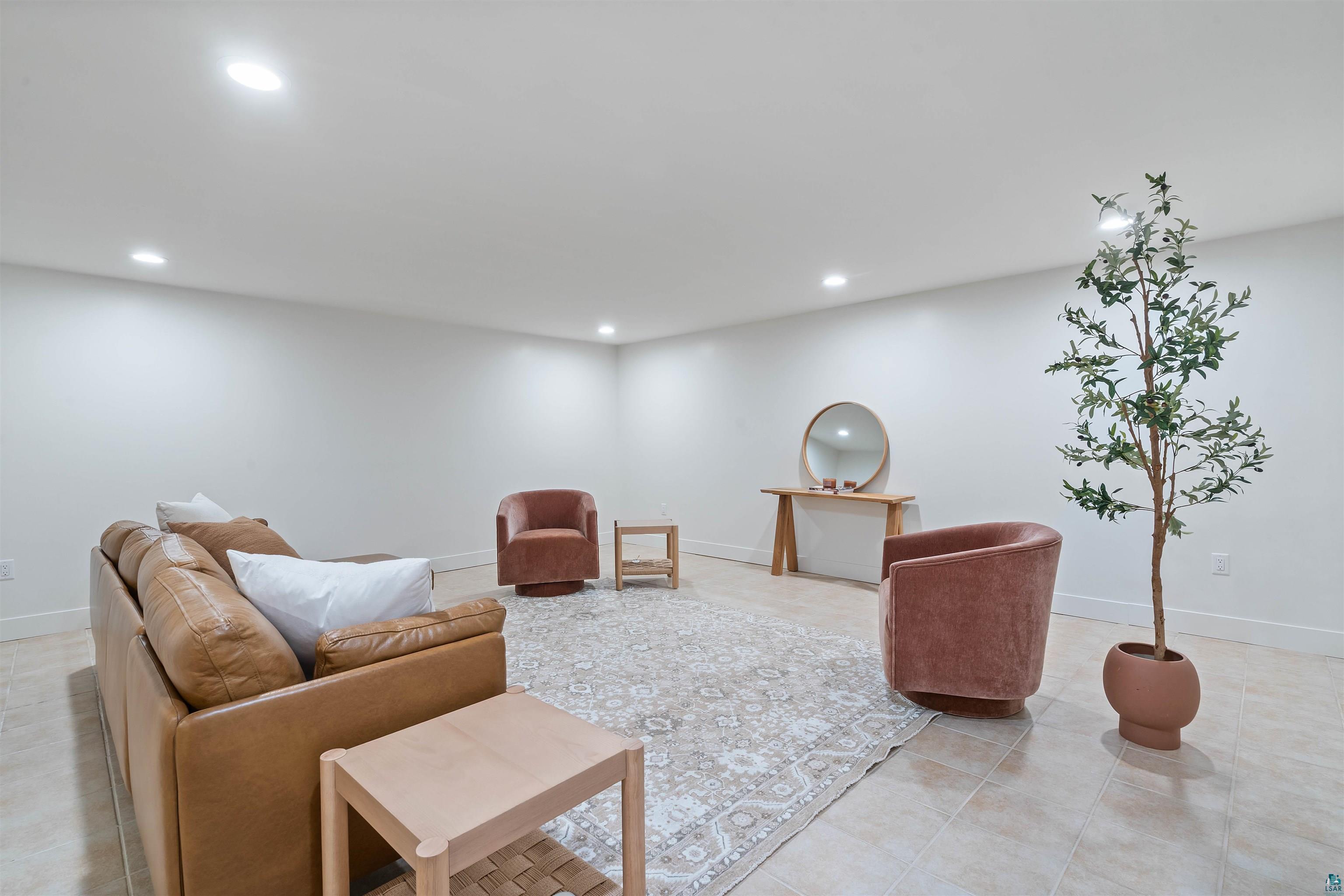 2166 E Detroit St, Superior, WI 54880 Listing Photo  46