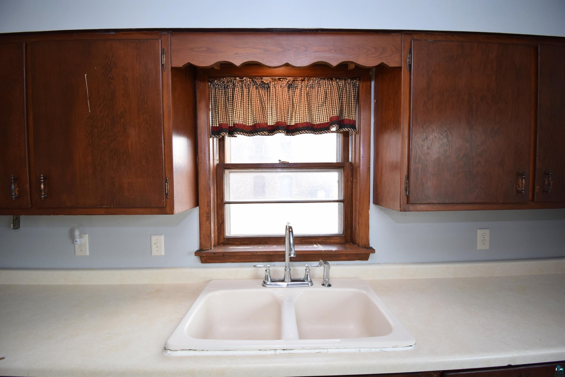 1419 Hughitt Ave, Superior, WI 54880 Listing Photo  8