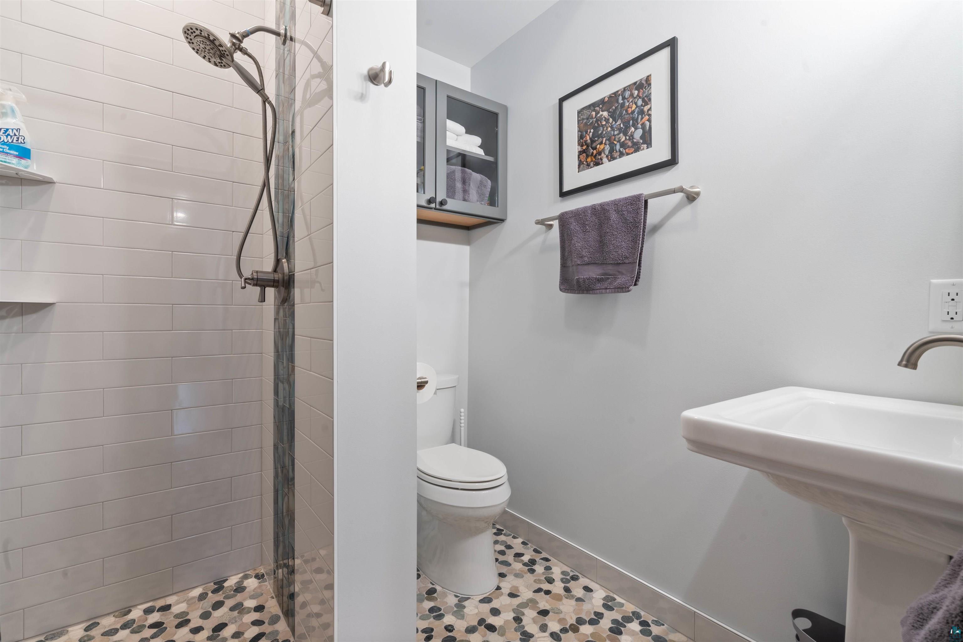 5140 Lakewood Rd, Duluth, MN 55804 Listing Photo  31